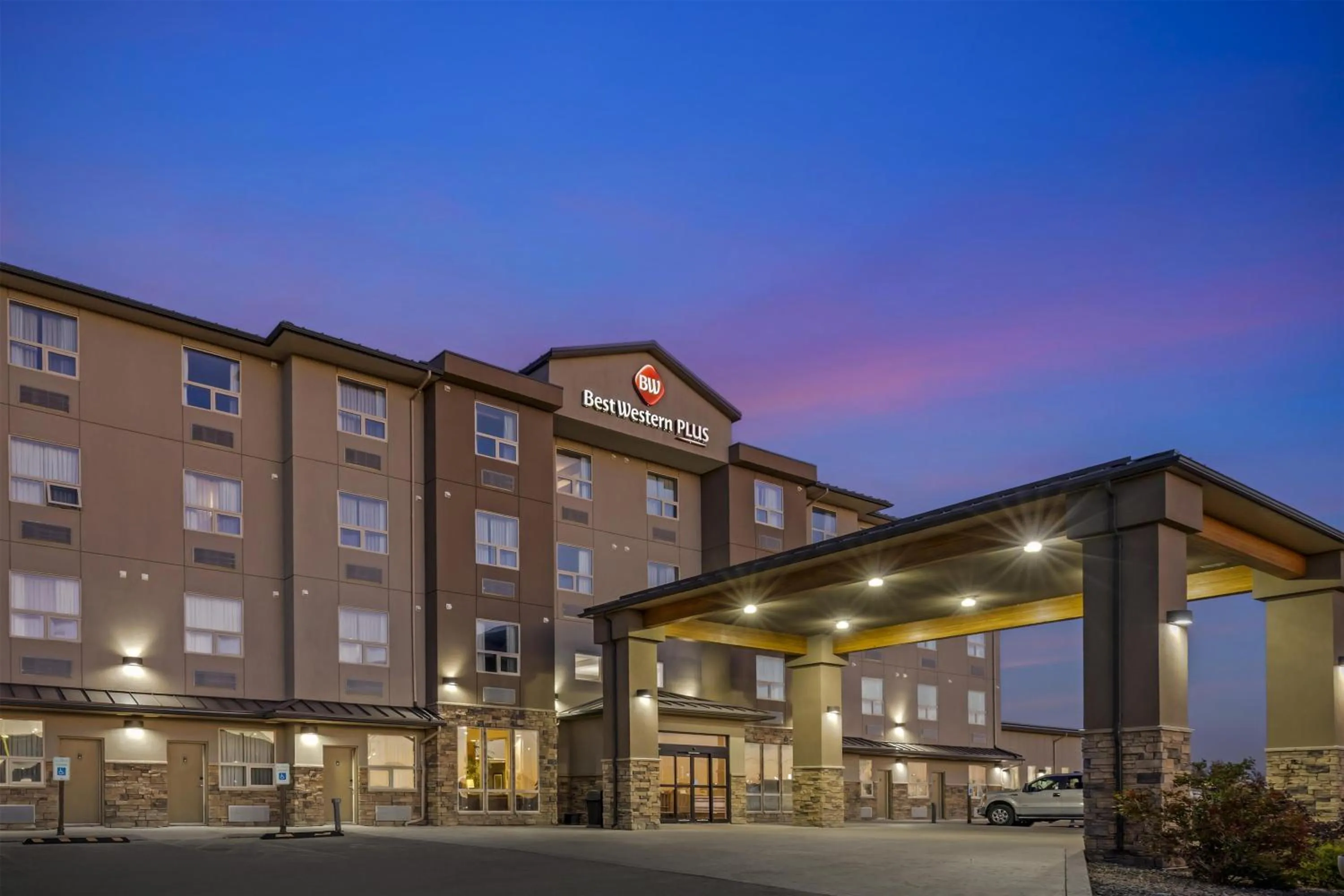 Property building in Best Western Plus Moose Jaw