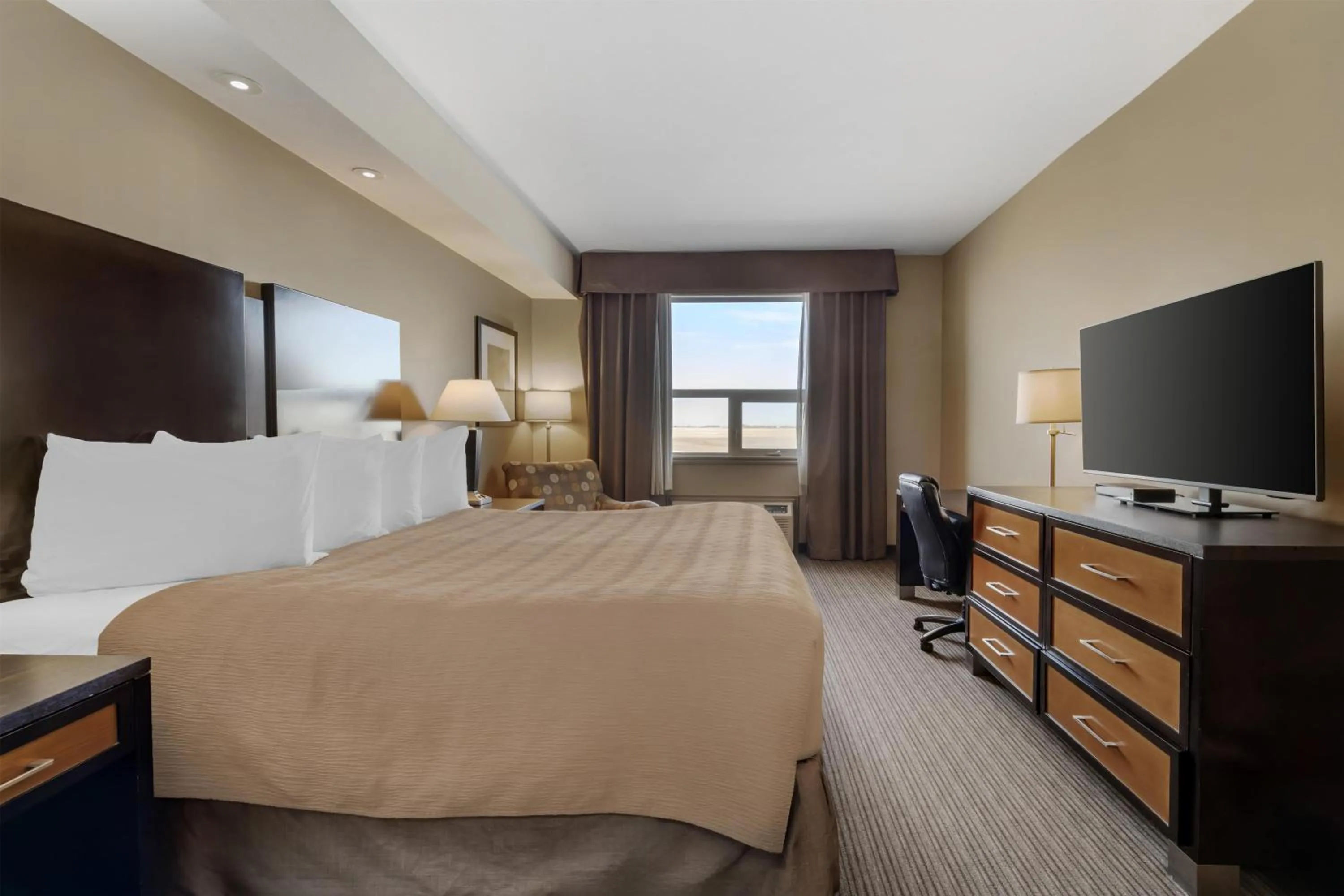 Bedroom, Bed in Best Western Plus Moose Jaw