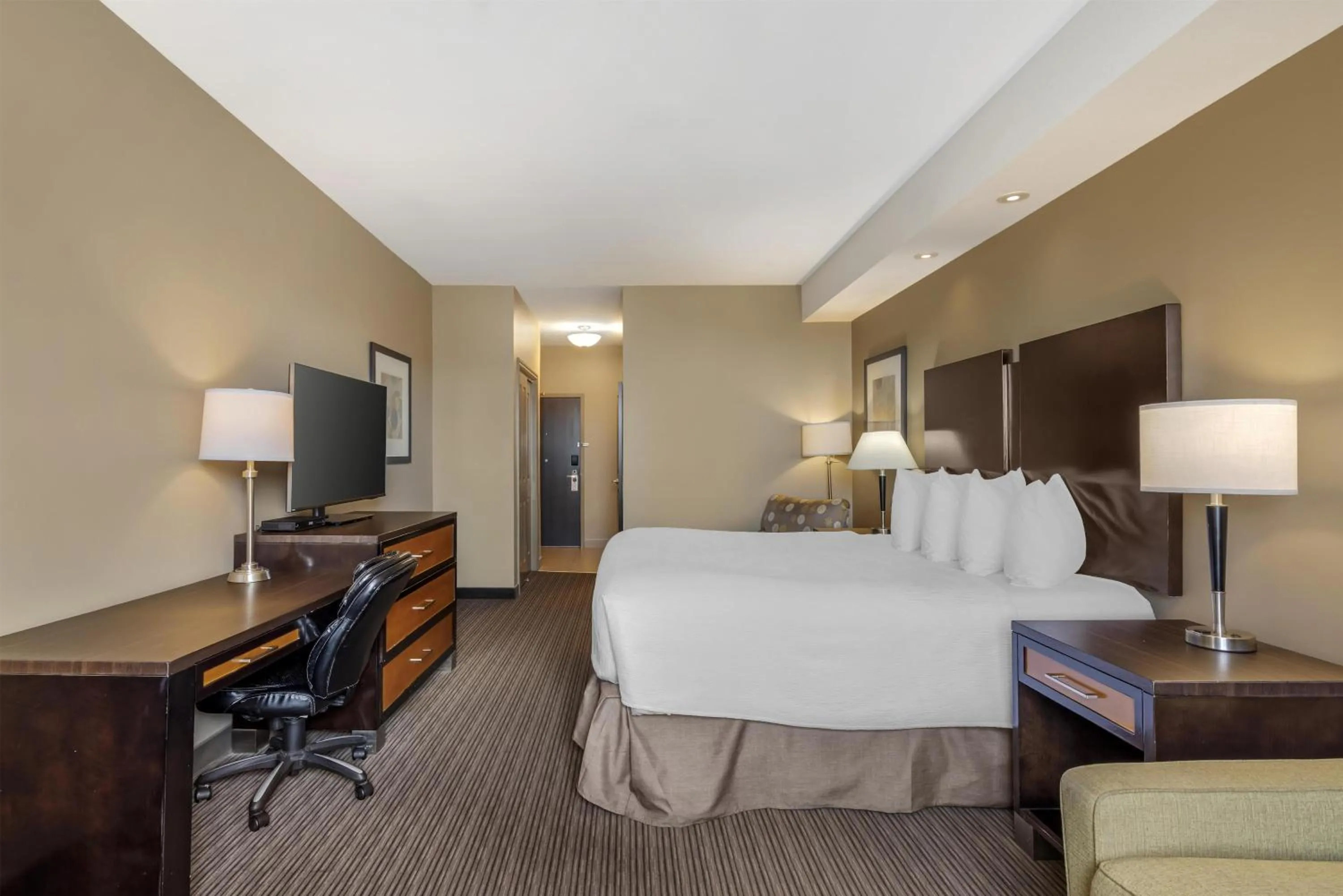 Bedroom, Bed in Best Western Plus Moose Jaw