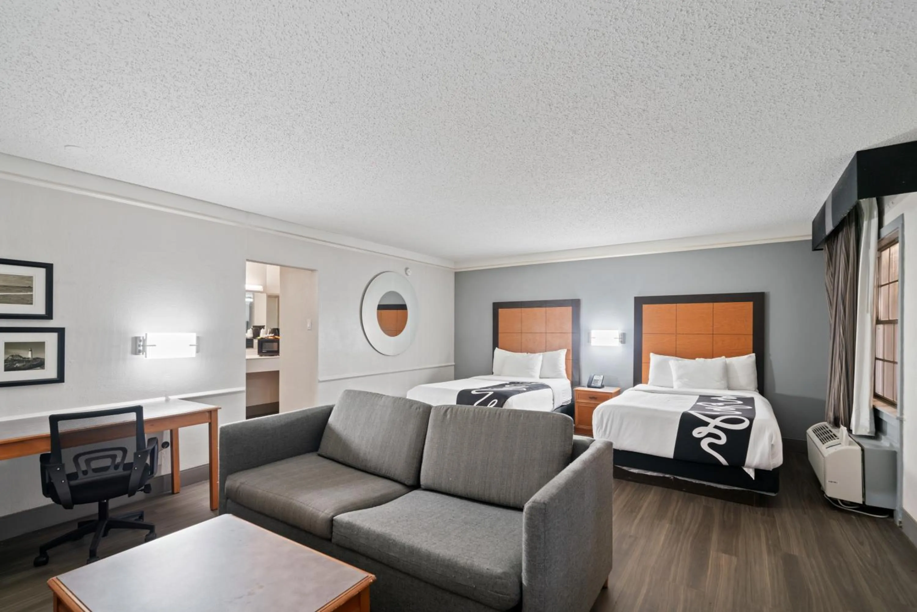 Bedroom in La Quinta Inn by Wyndham Corpus Christi North