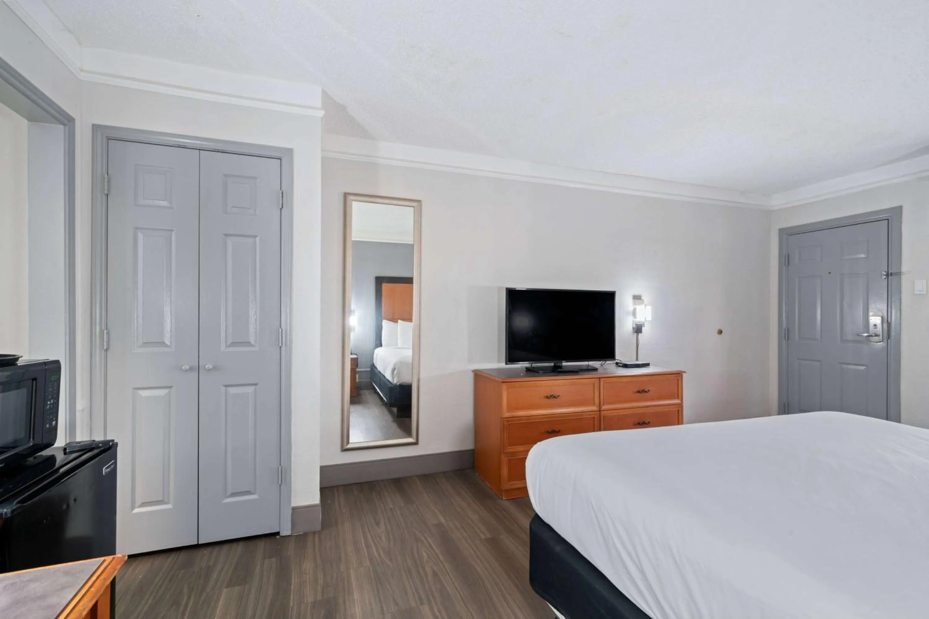 Photo of the whole room in La Quinta Inn by Wyndham Corpus Christi North