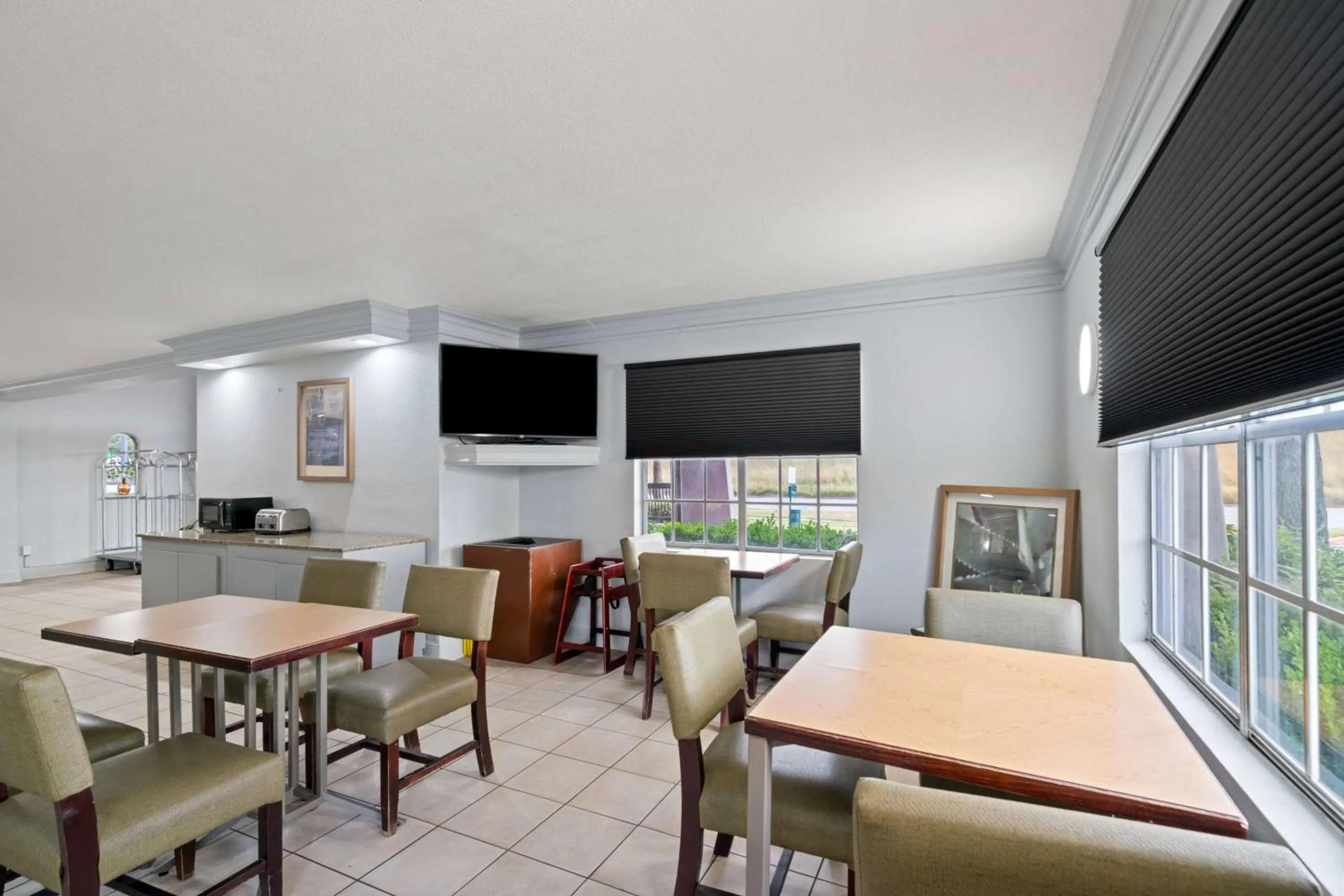 Breakfast in La Quinta Inn by Wyndham Corpus Christi North