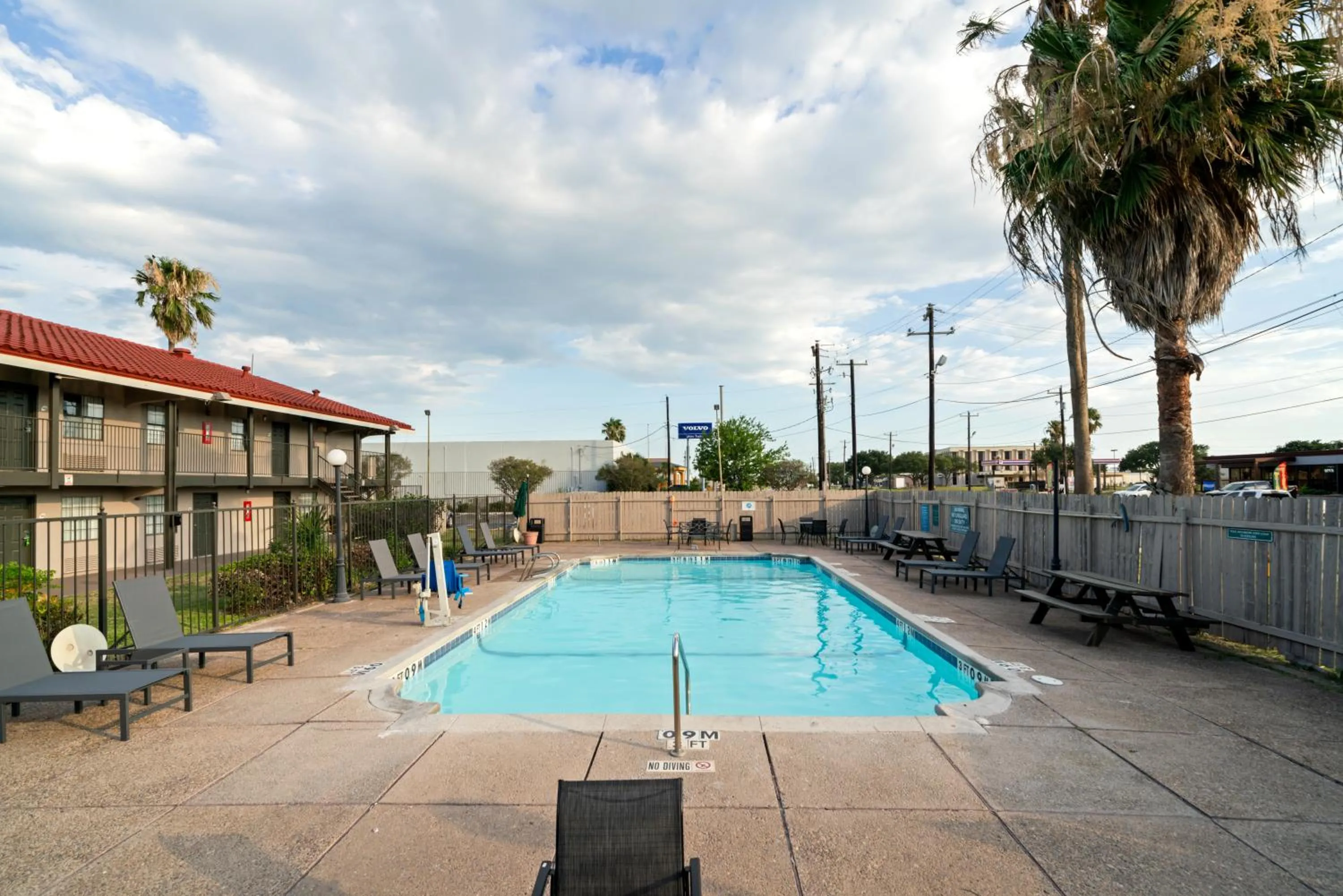 Swimming pool in La Quinta Inn by Wyndham Corpus Christi North