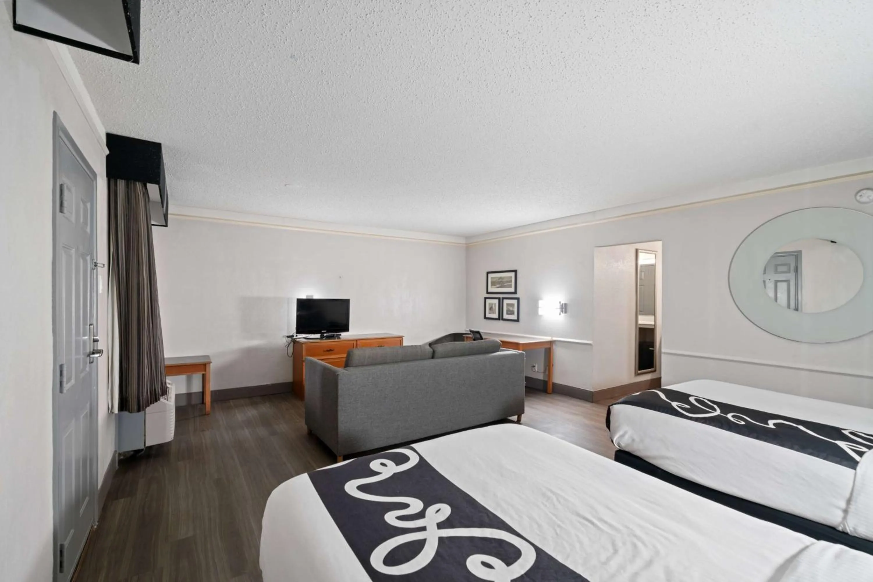 Photo of the whole room in La Quinta Inn by Wyndham Corpus Christi North