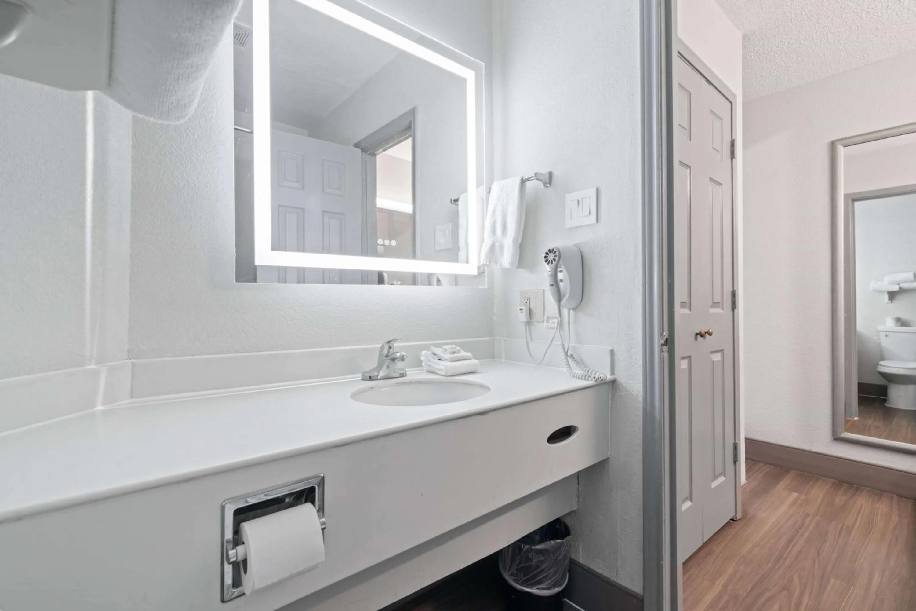 Bathroom in La Quinta Inn by Wyndham Corpus Christi North