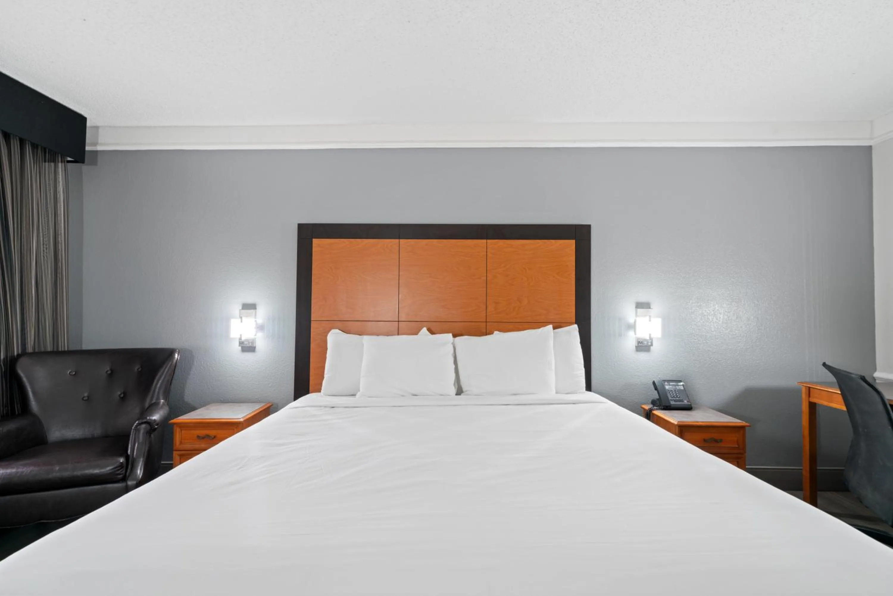 Bedroom in La Quinta Inn by Wyndham Corpus Christi North