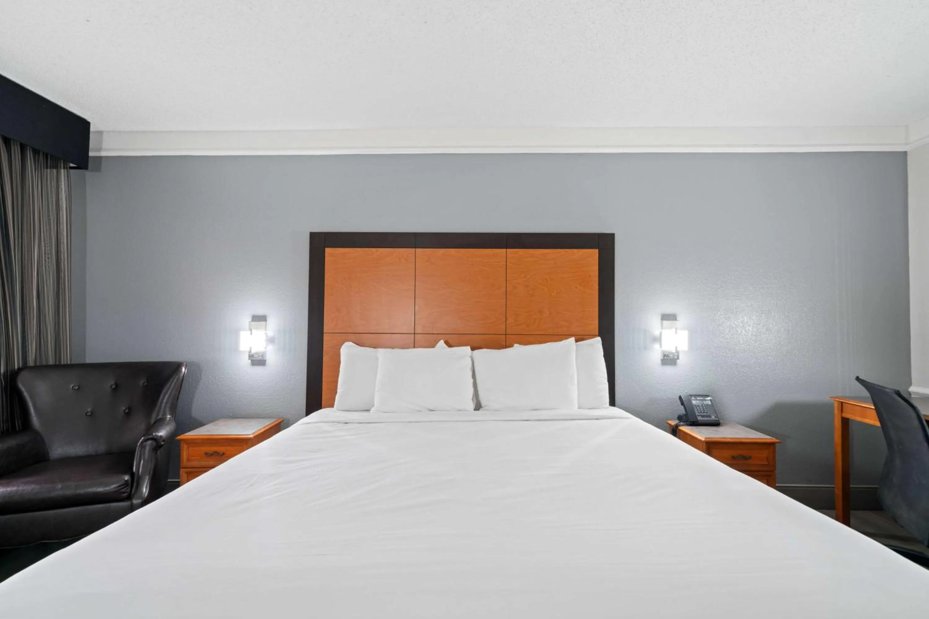 Photo of the whole room in La Quinta Inn by Wyndham Corpus Christi North