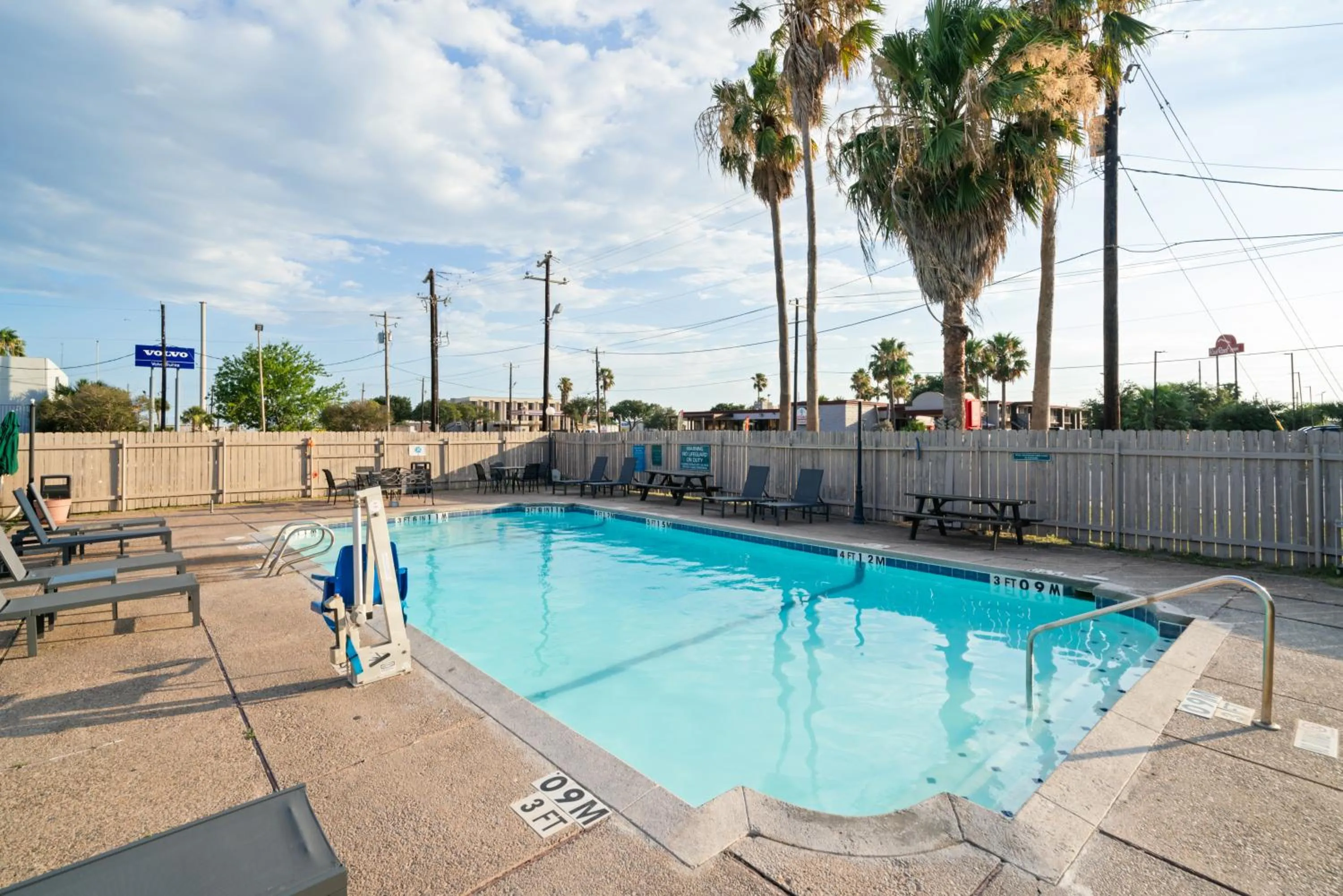 Swimming pool in La Quinta Inn by Wyndham Corpus Christi North