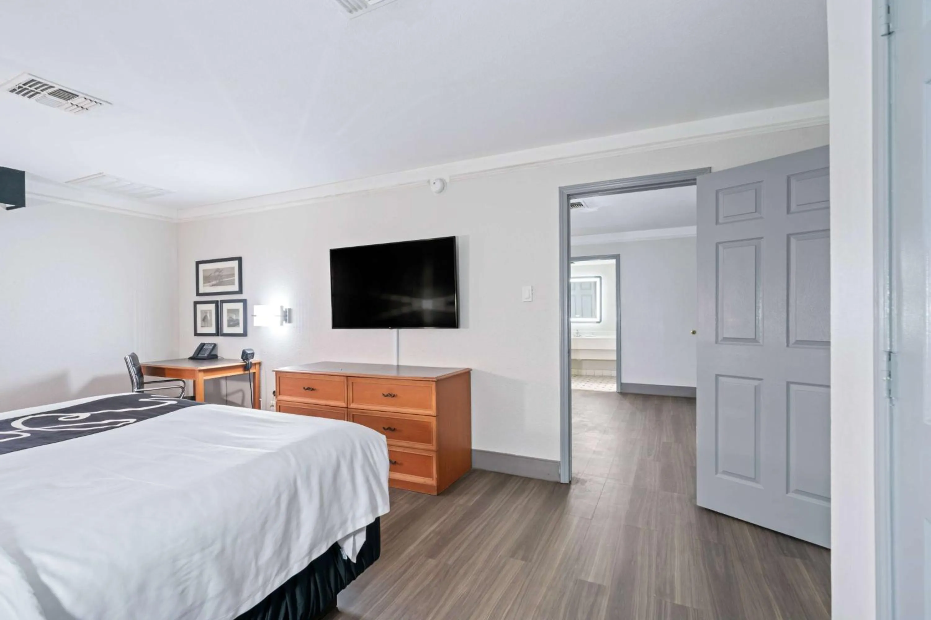 Photo of the whole room in La Quinta Inn by Wyndham Corpus Christi North