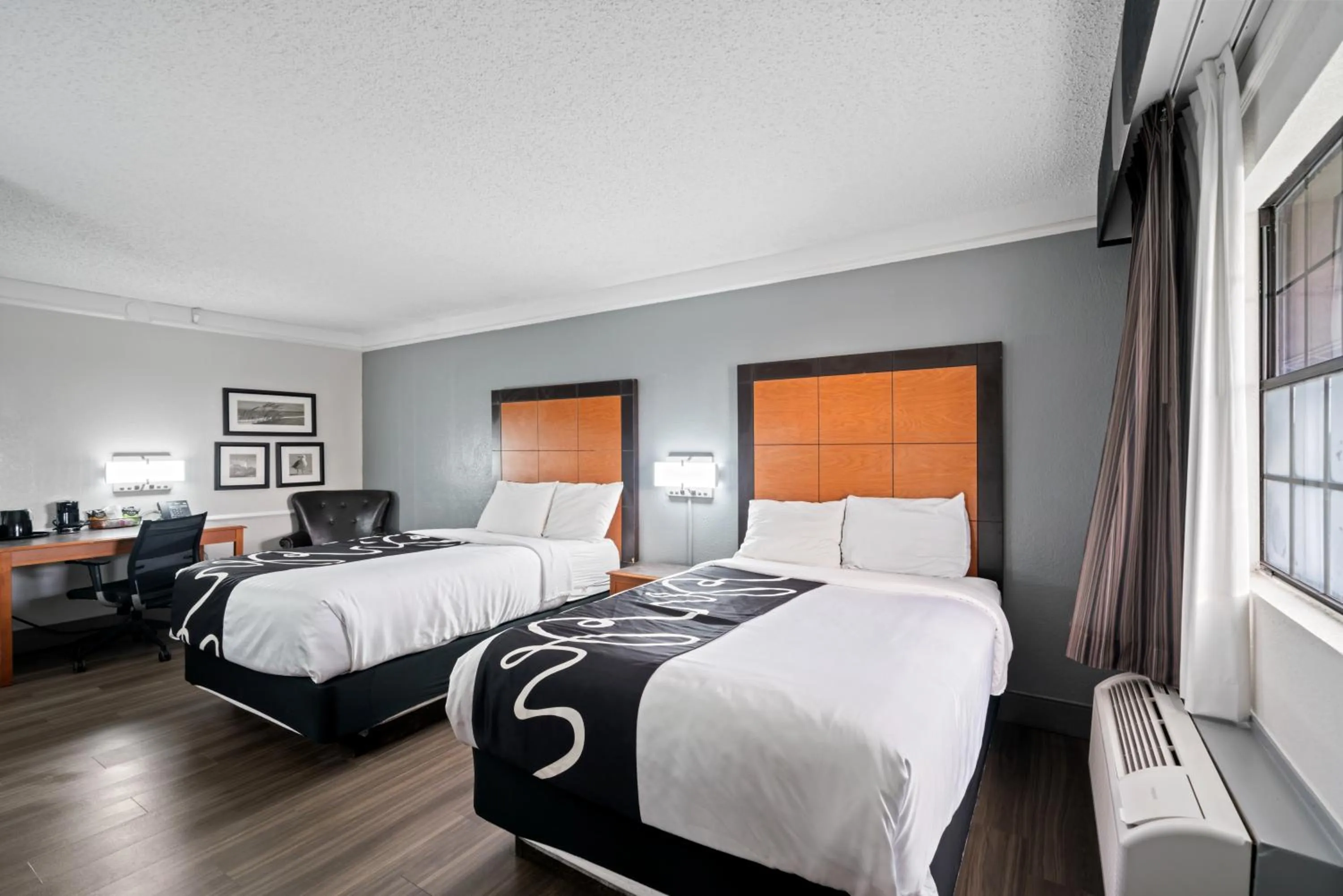 Bedroom in La Quinta Inn by Wyndham Corpus Christi North