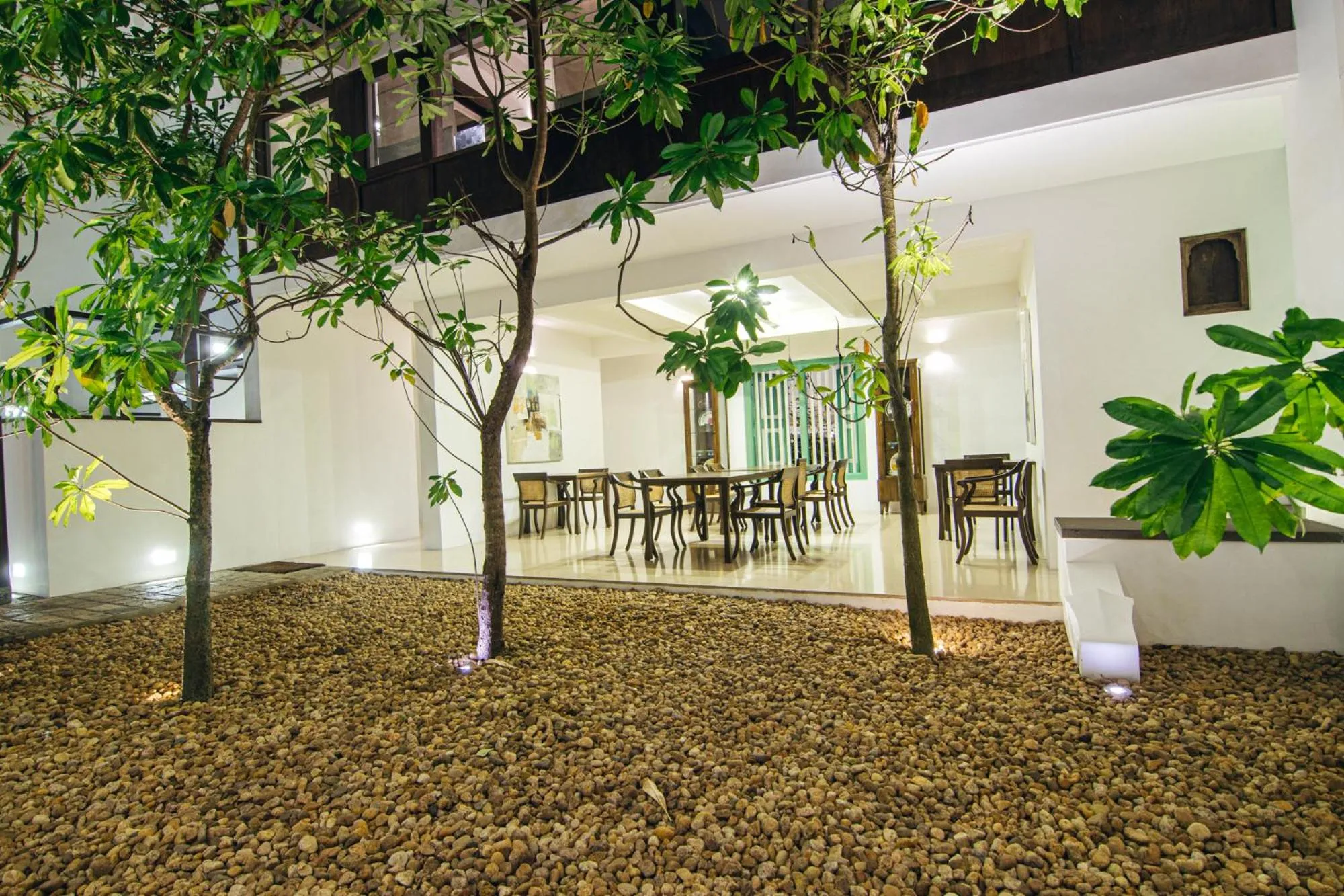 Restaurant/places to eat in Three Gables Boutique Villa