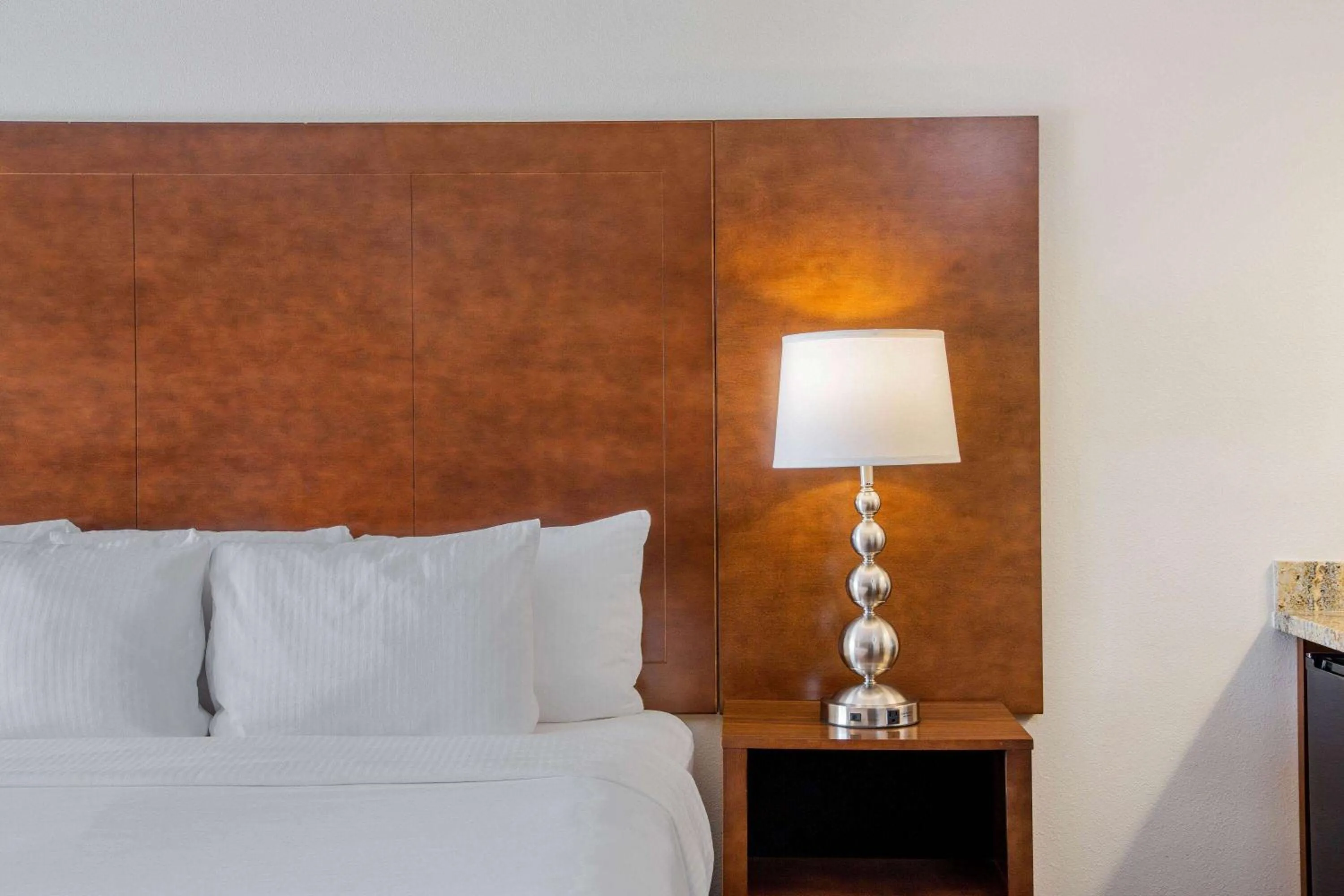 Bed in La Quinta by Wyndham Oakland - Hayward