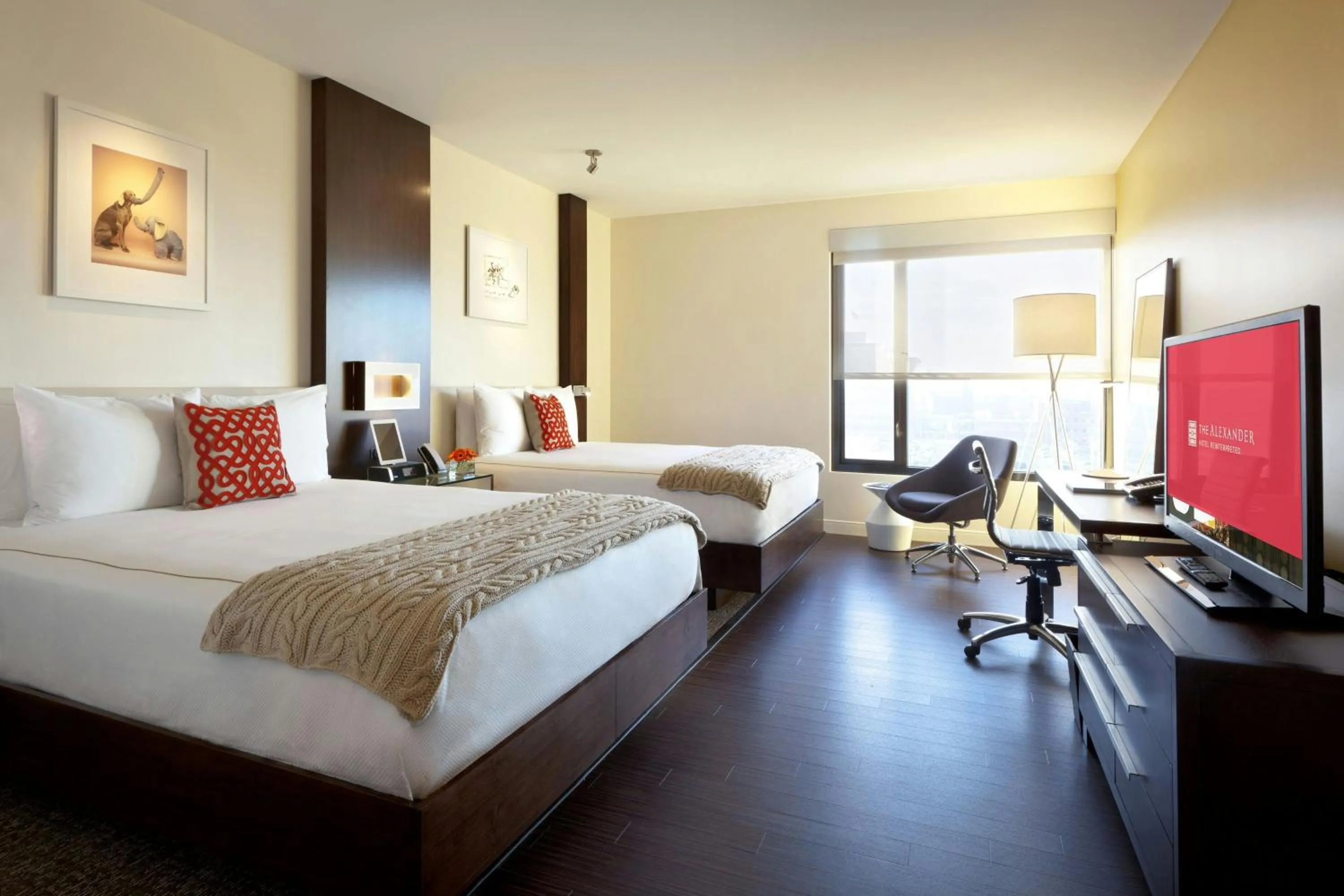 Photo of the whole room, Bed in The Alexander