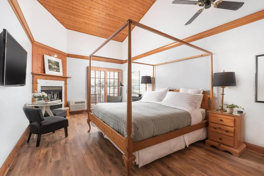 Bed in Inn On SummerHill