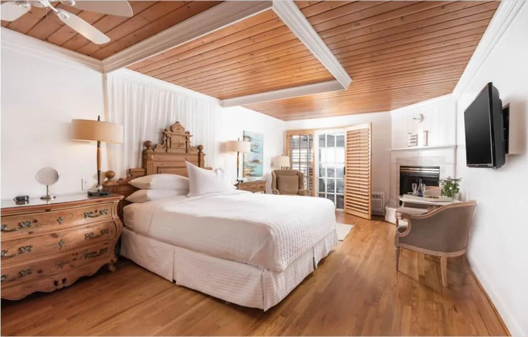 Bed in Inn On SummerHill