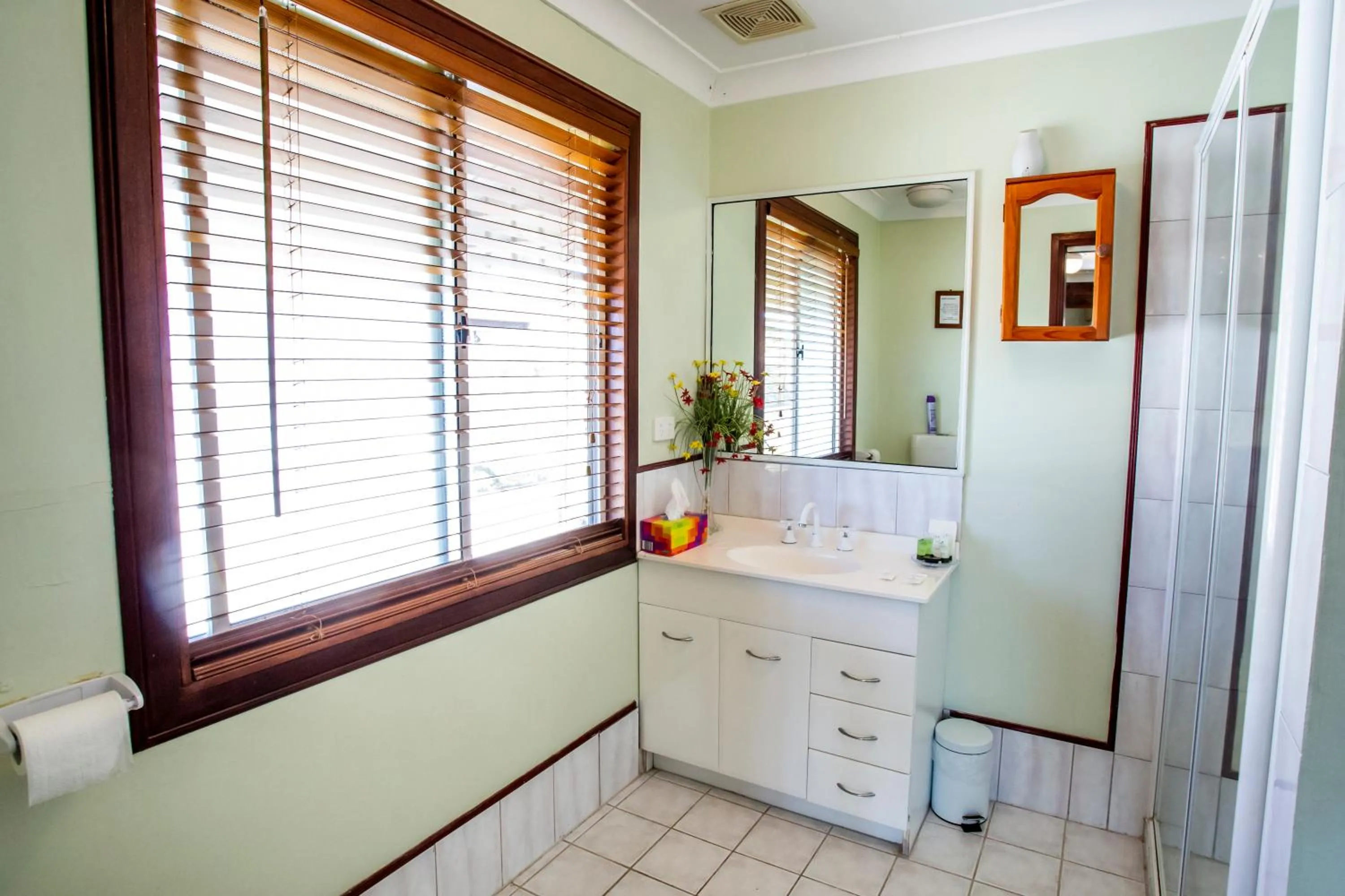 Bathroom in Ainslie Manor Guest House