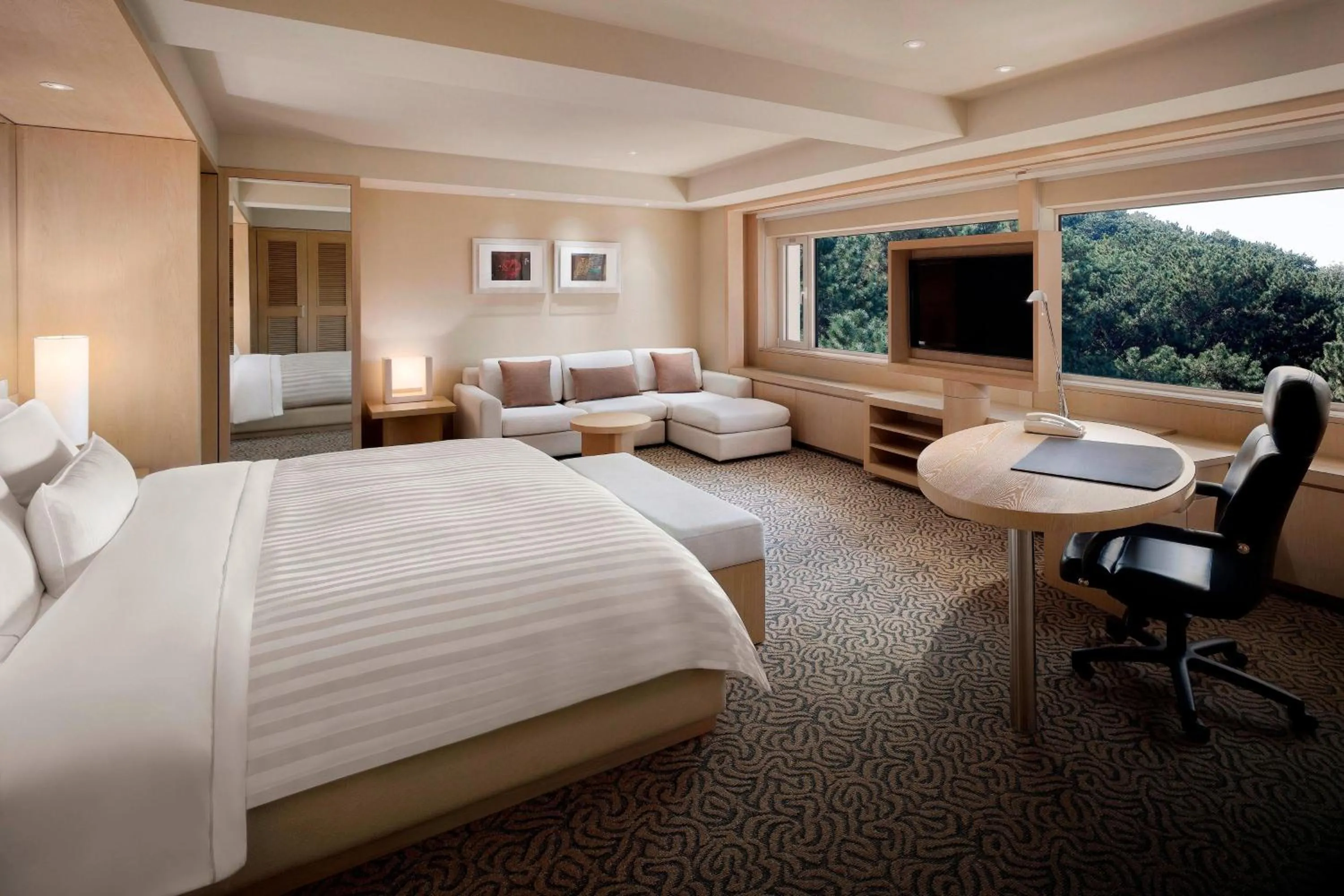 Bedroom, Bed in The Westin Josun Busan