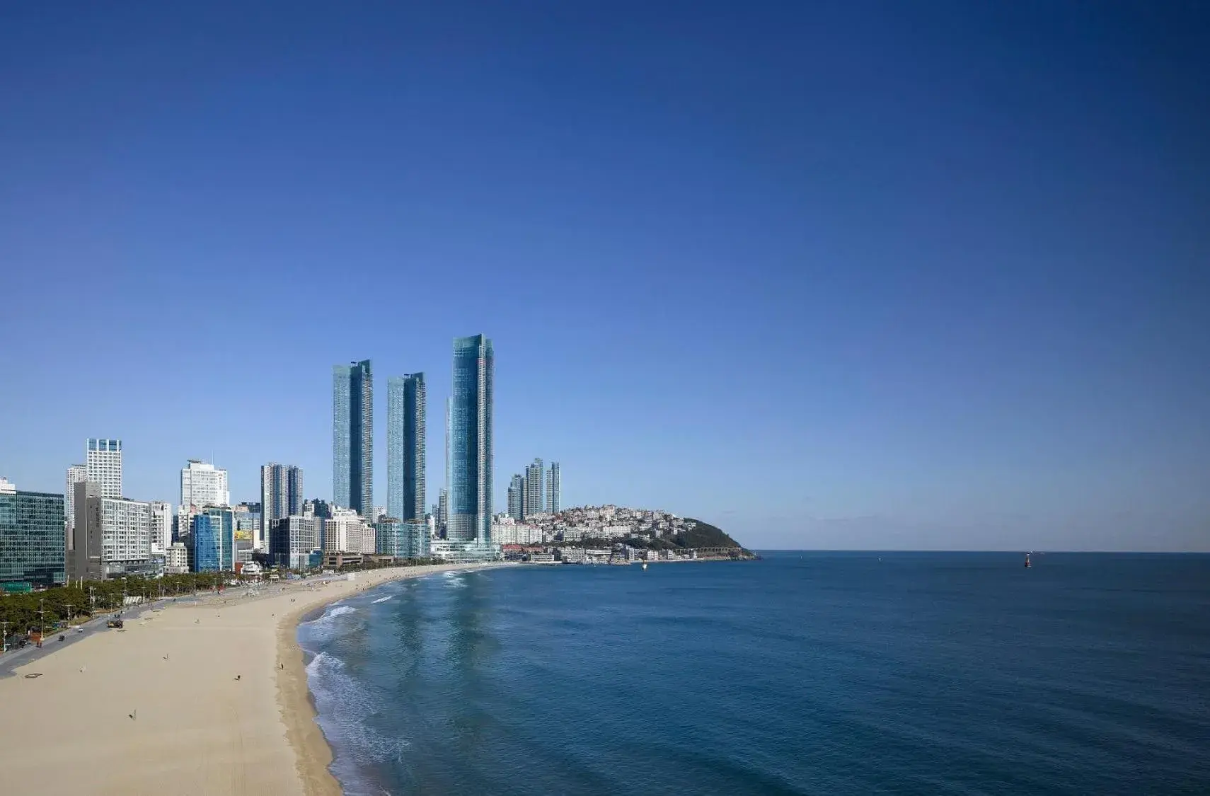 Executive Beach Suite, Club lounge access, 1 Bedroom Suite, 1 King, Haeundae Beach view, Corner room in The Westin Josun Busan Executive Beach Suite, Club lounge access, 1 Bedroom Suite, 1 King, Haeundae Beach view, Corner room in The Westin Josun Busan