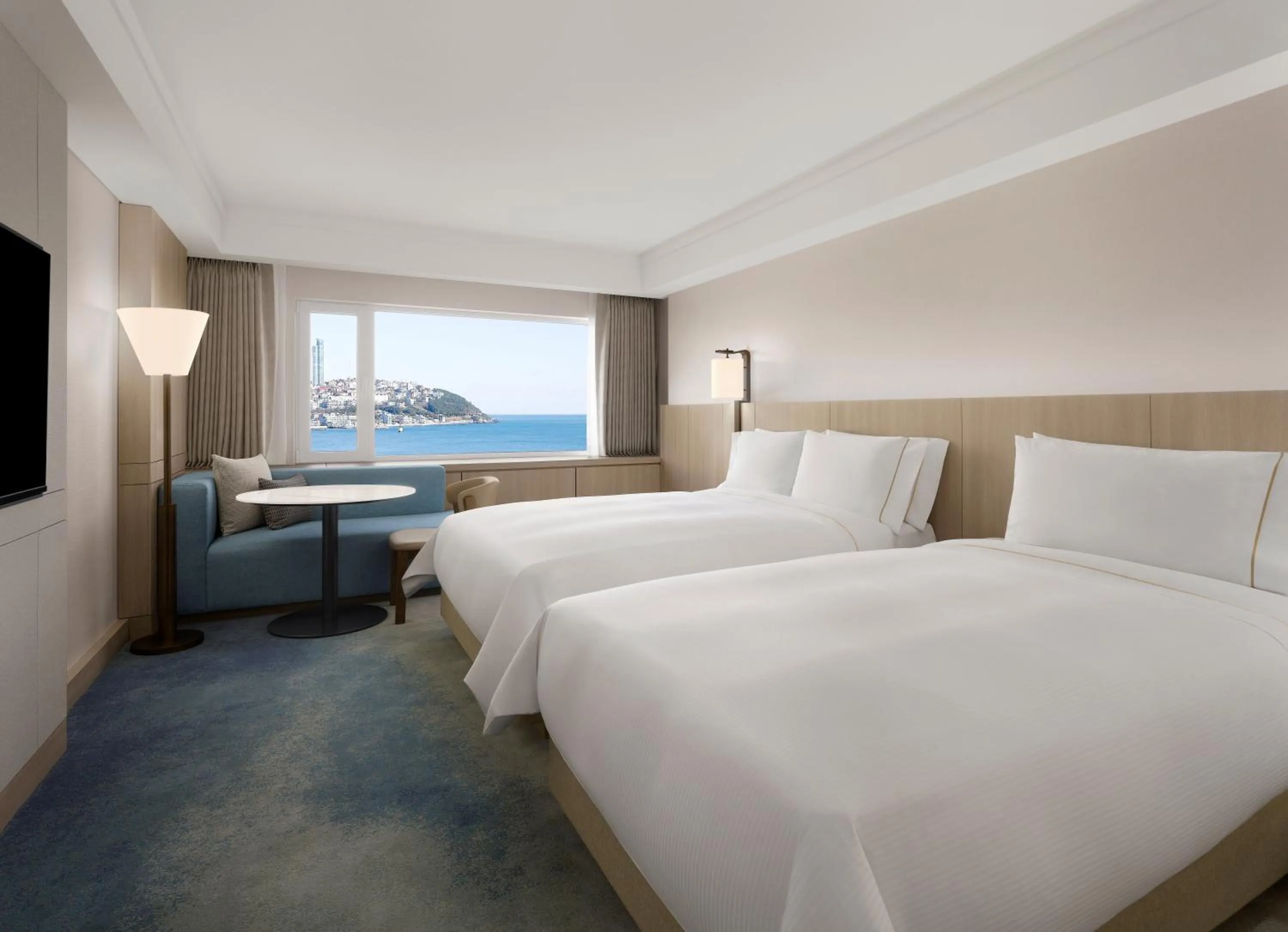 Photo of the whole room, Bed in The Westin Josun Busan