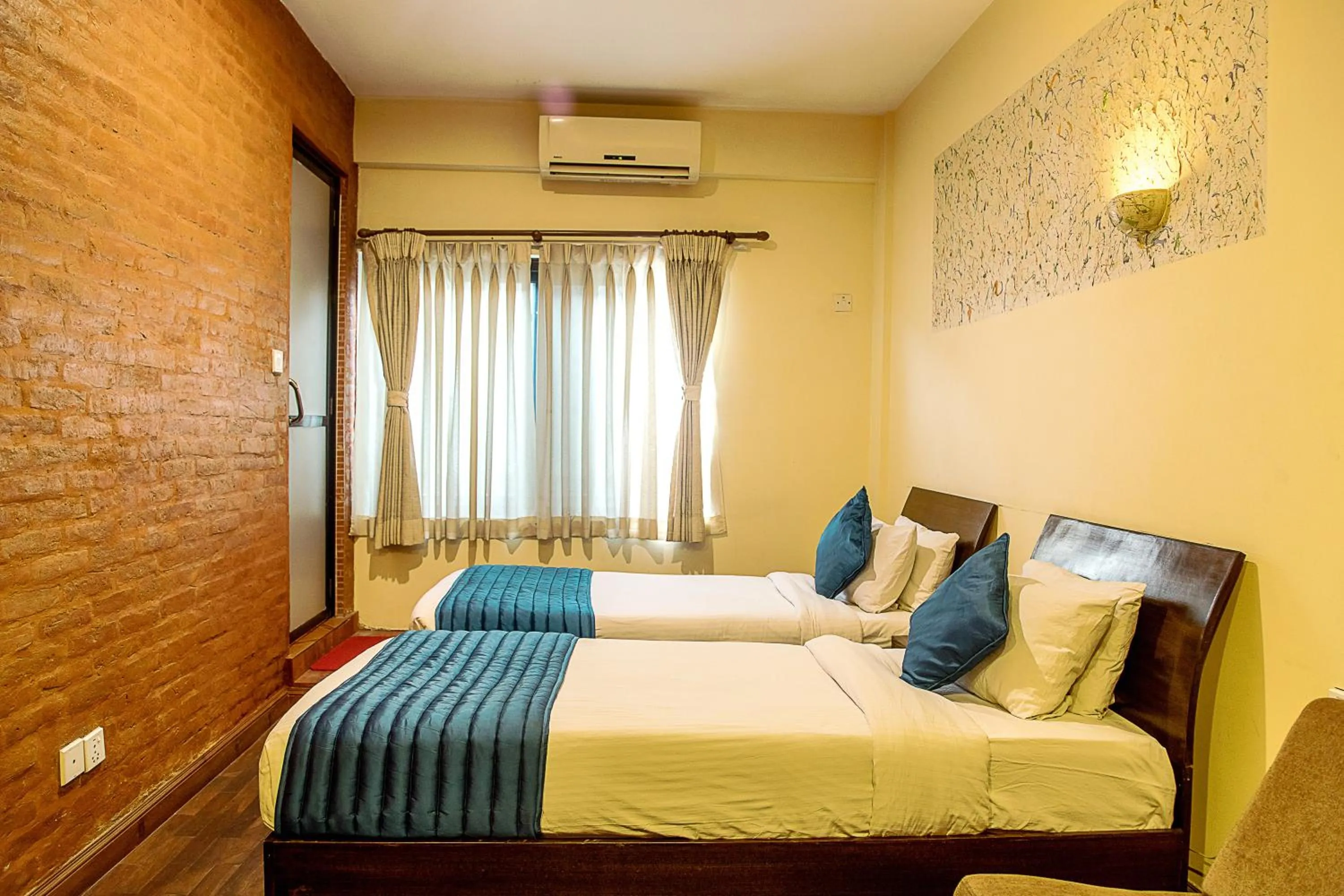 Photo of the whole room, Bed in Gaju Suite Hotel