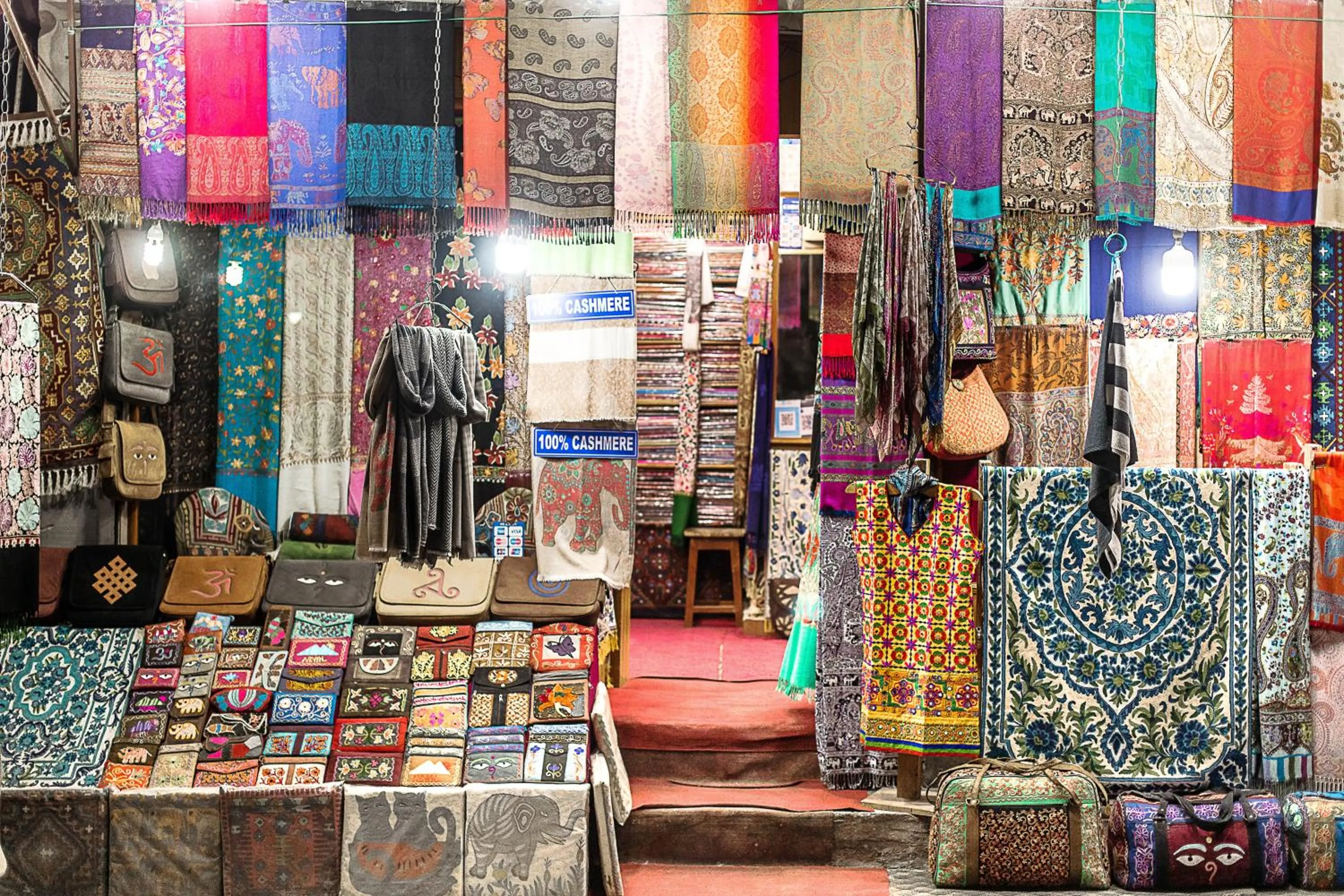 Shopping Area in Gaju Suite Hotel