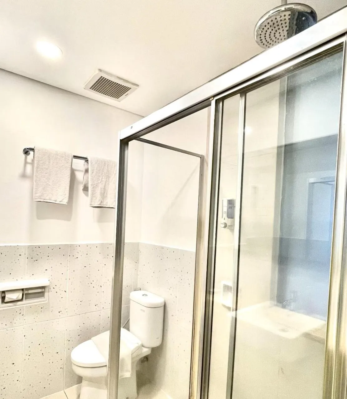 Bathroom in MaxOneHotels.com at Vivo Palembang