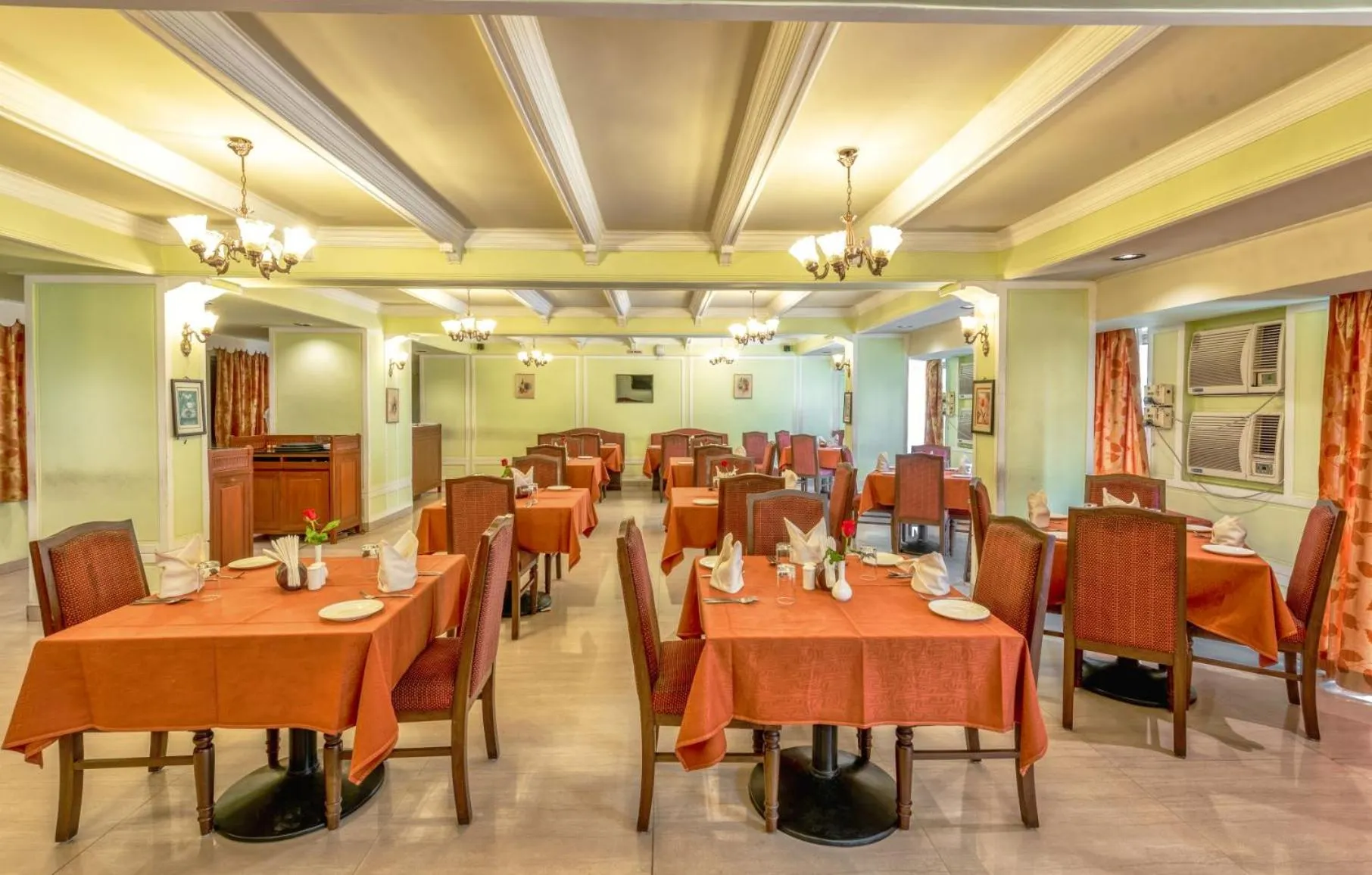 Restaurant/places to eat in La-Paz Gardens Beacon Hotel - Vasco da Gama Goa