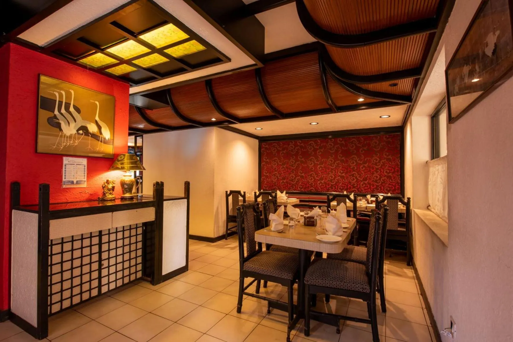 Restaurant/places to eat in La-Paz Gardens Beacon Hotel - Vasco da Gama Goa