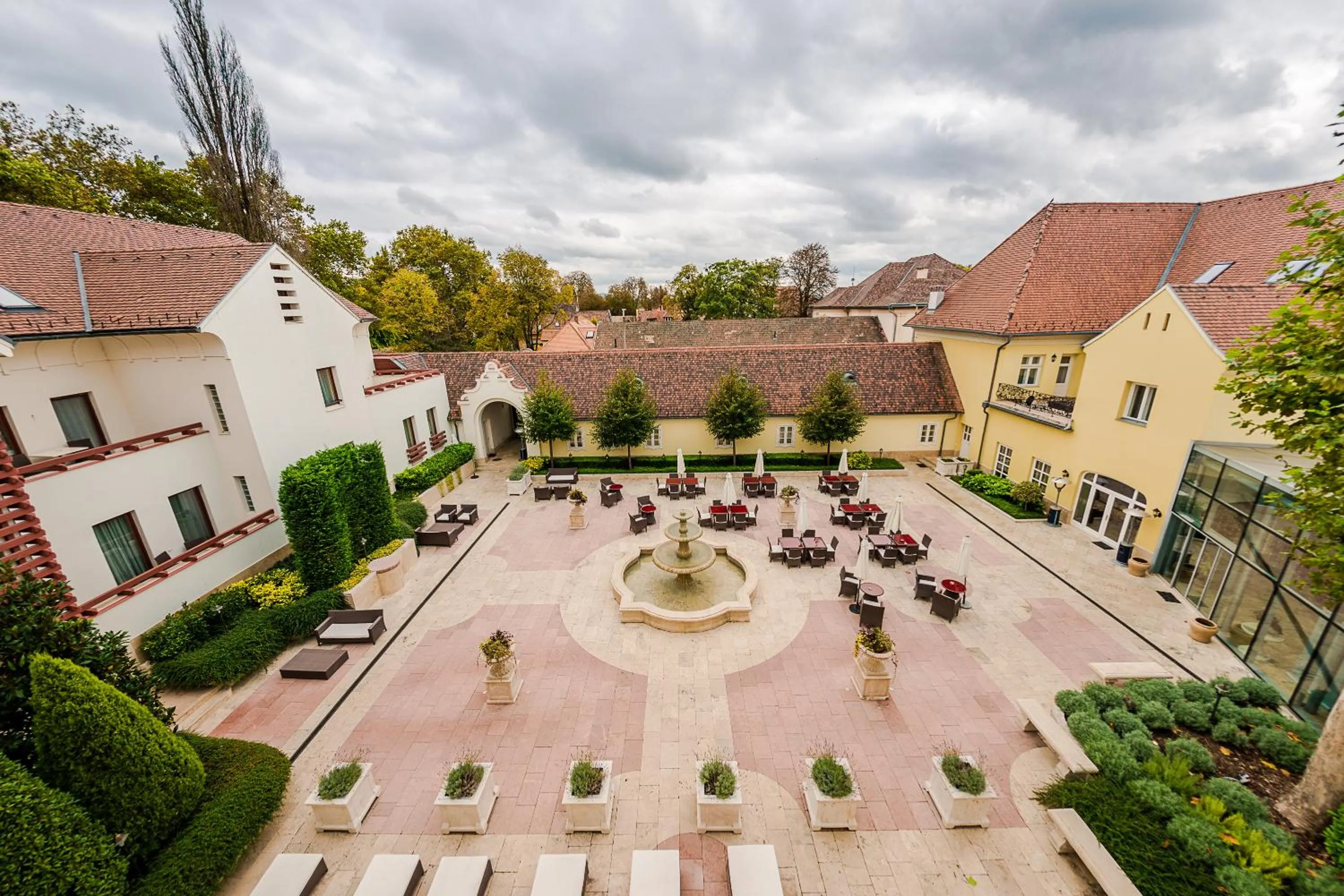 Garden in Hotel Kristály Imperial