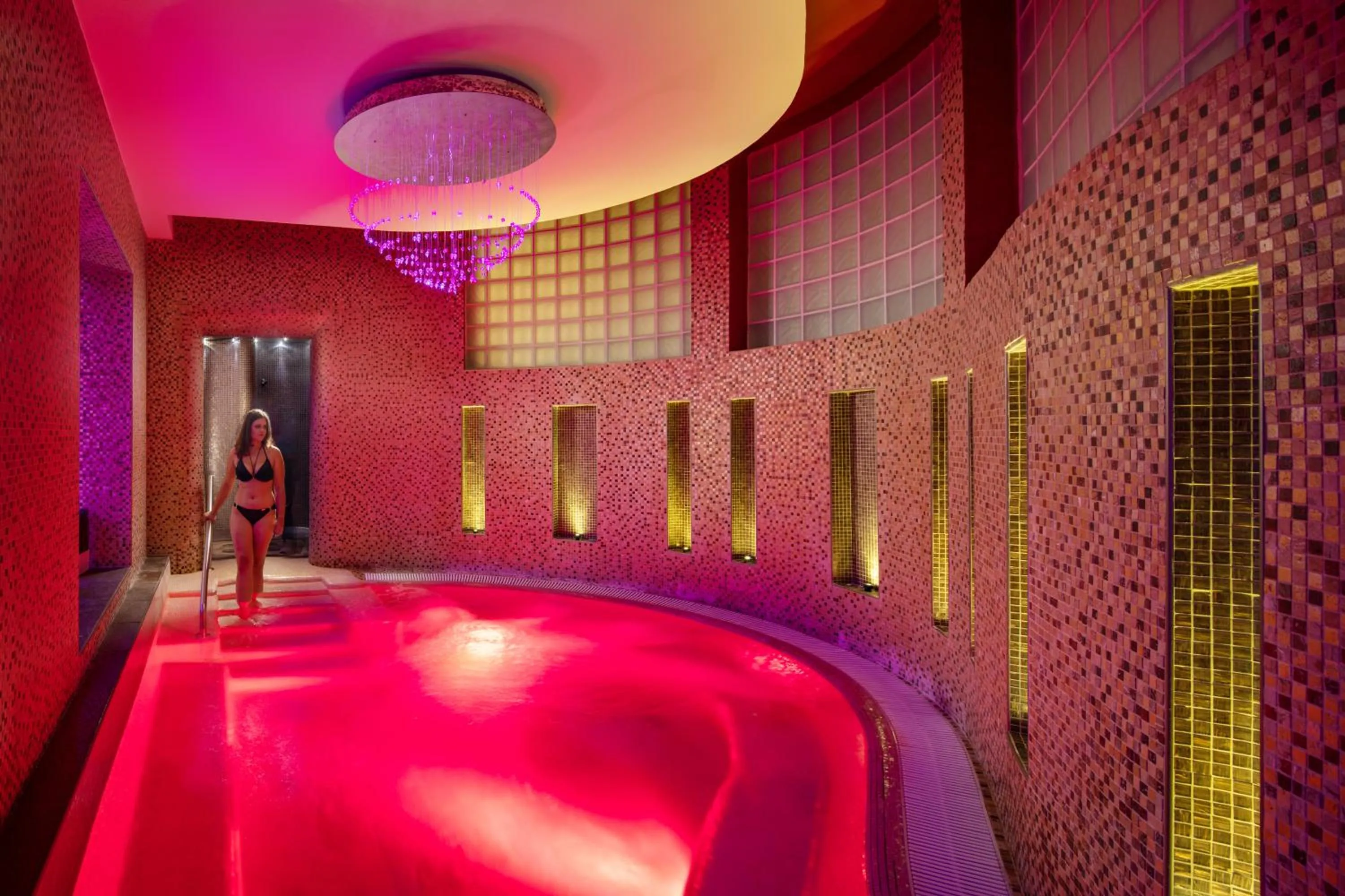 Hot Tub in Hotel Kristály Imperial