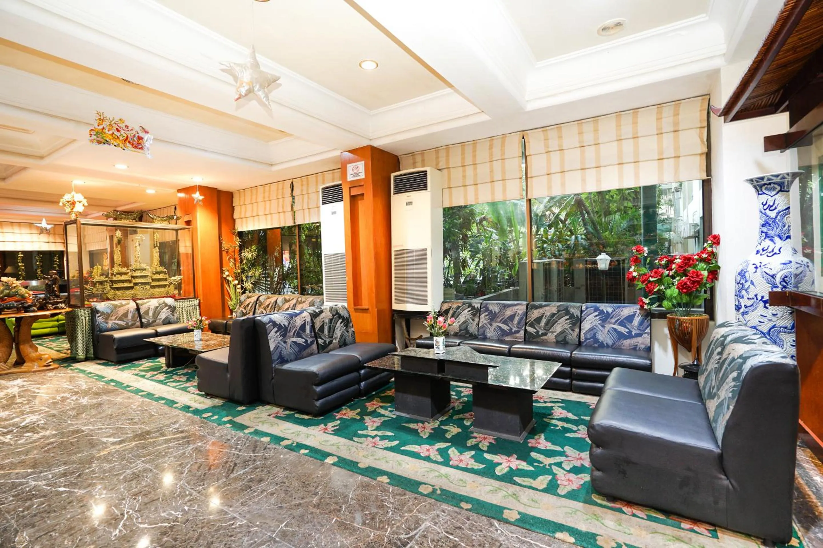 Lobby or reception in New Grand Park Hotel