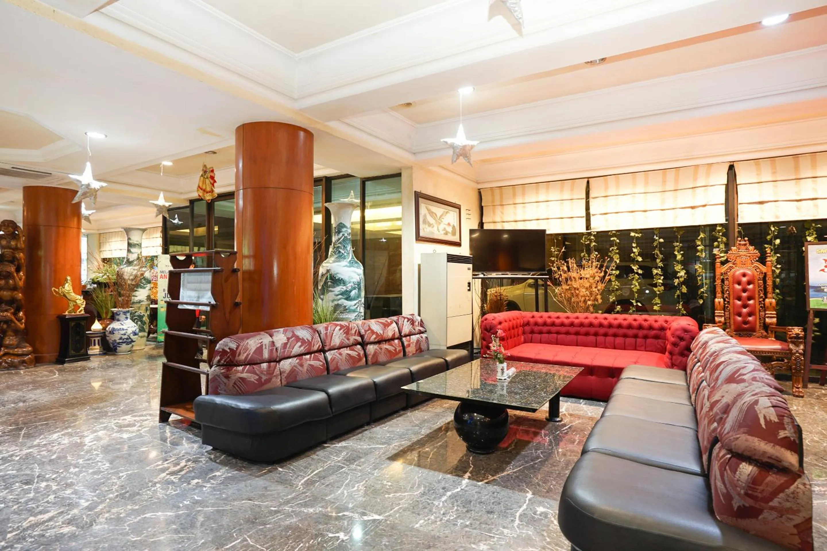 Restaurant/places to eat in New Grand Park Hotel