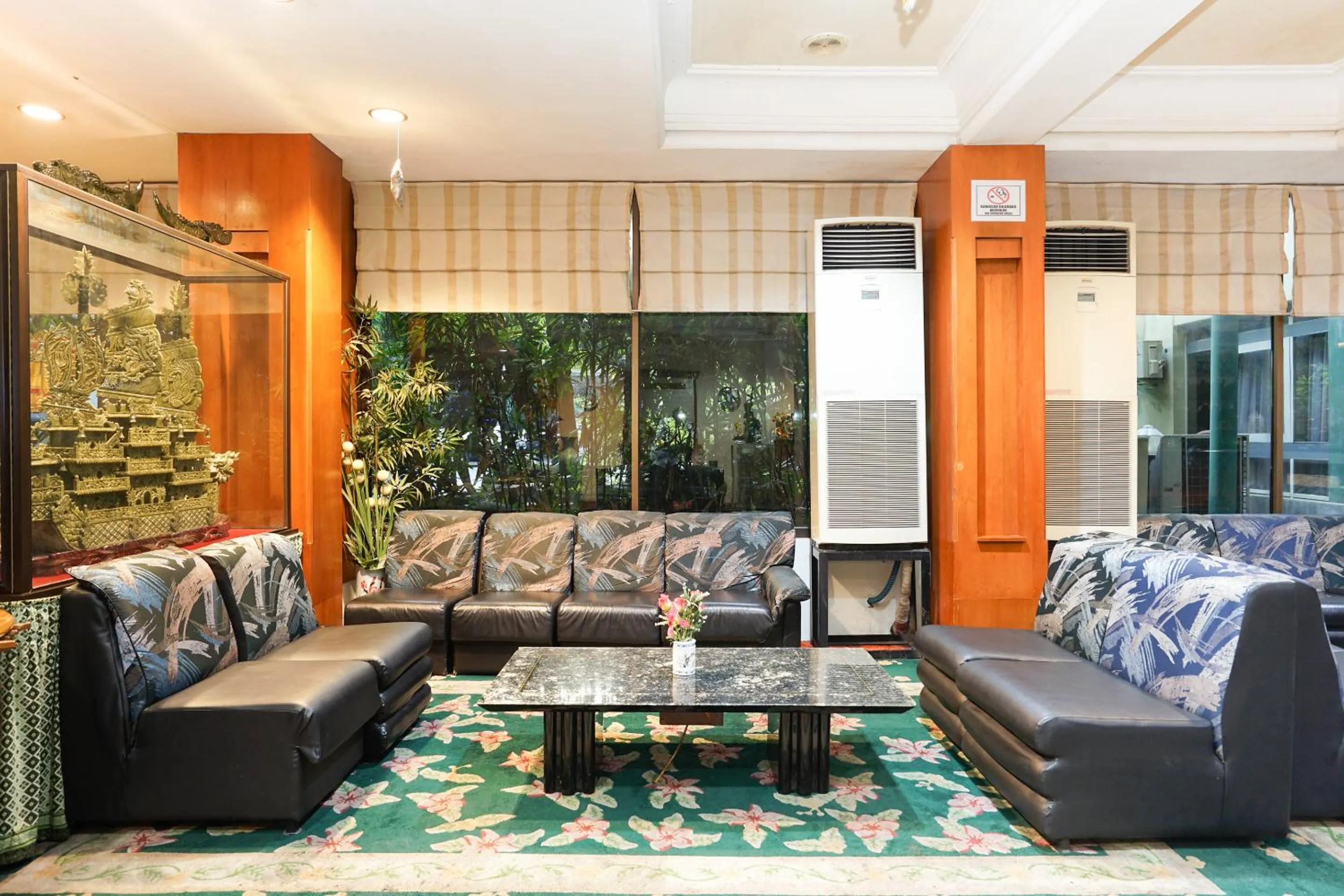 Lobby or reception in New Grand Park Hotel