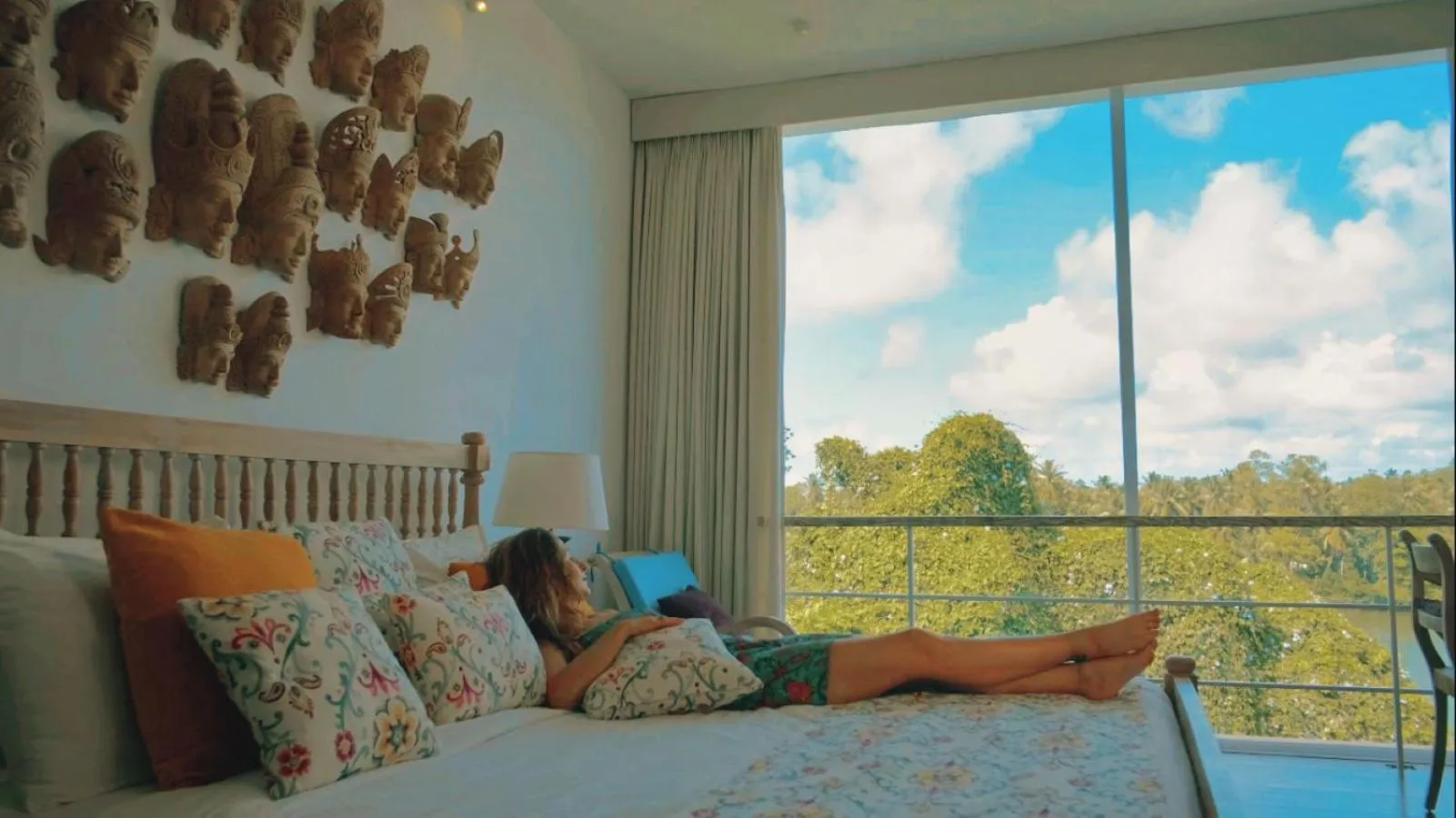 View (from property/room), Bed in 33 Lake Terrace