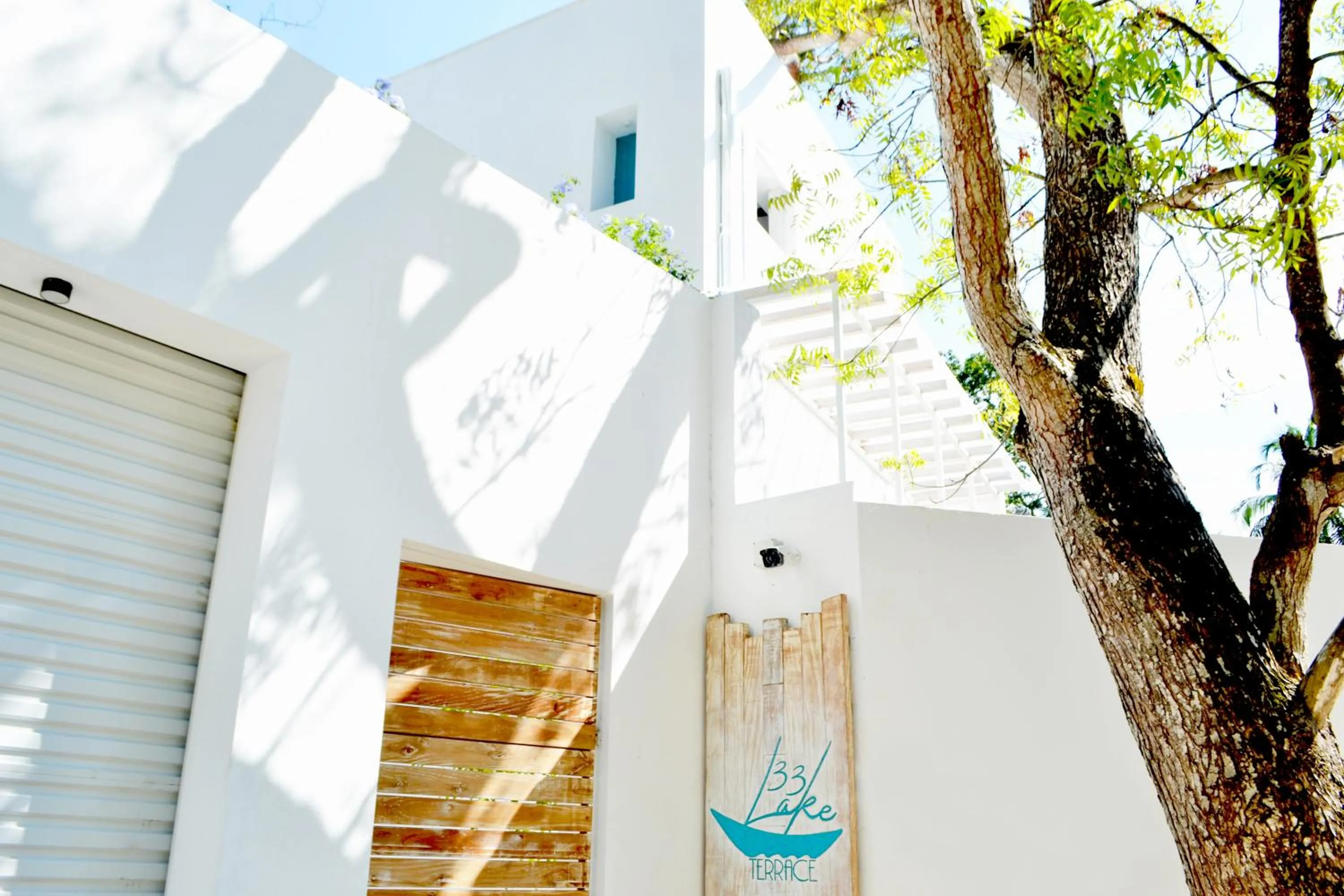 Facade/entrance in 33 Lake Terrace