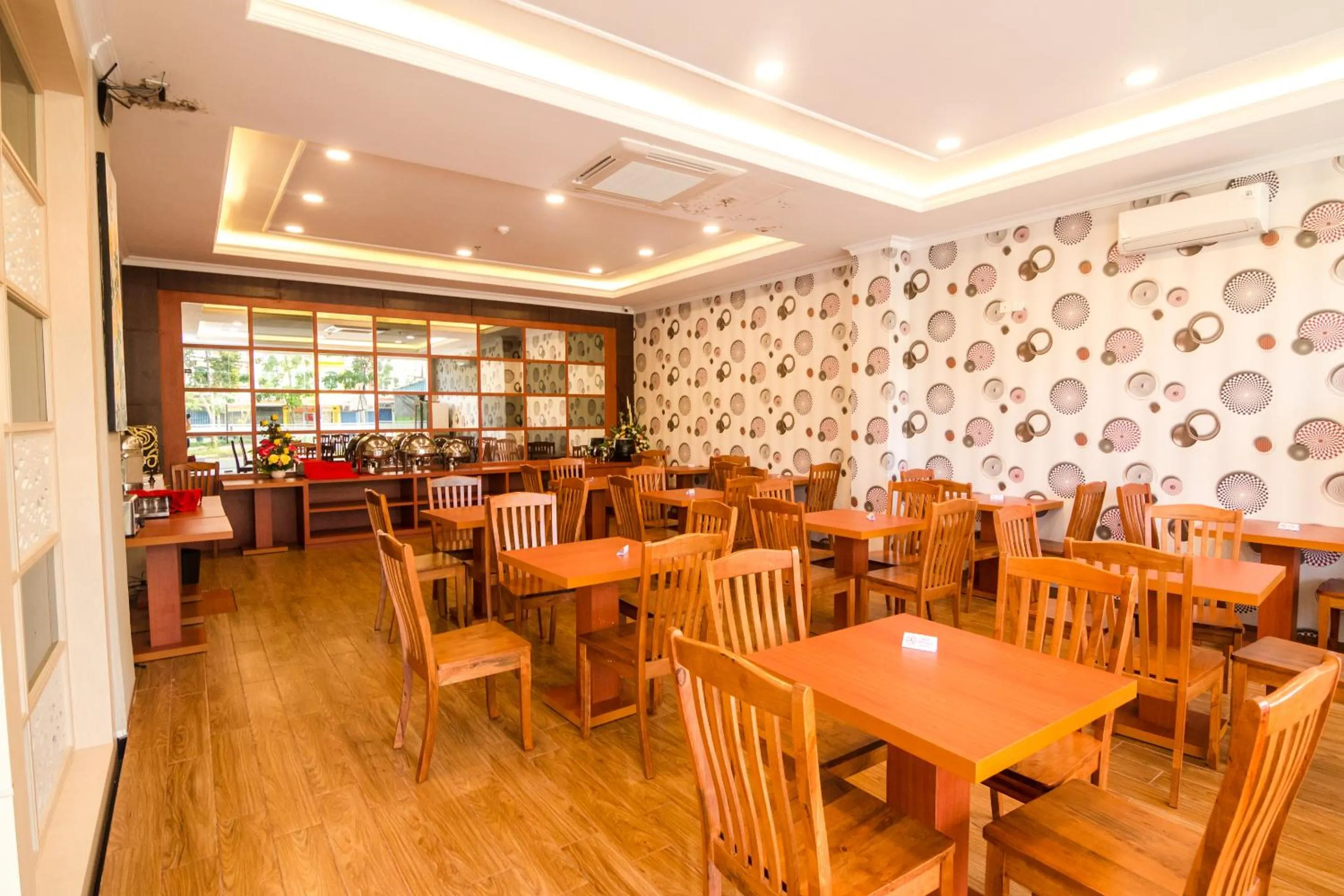 Restaurant/places to eat in Blitz Hotel Batam Centre