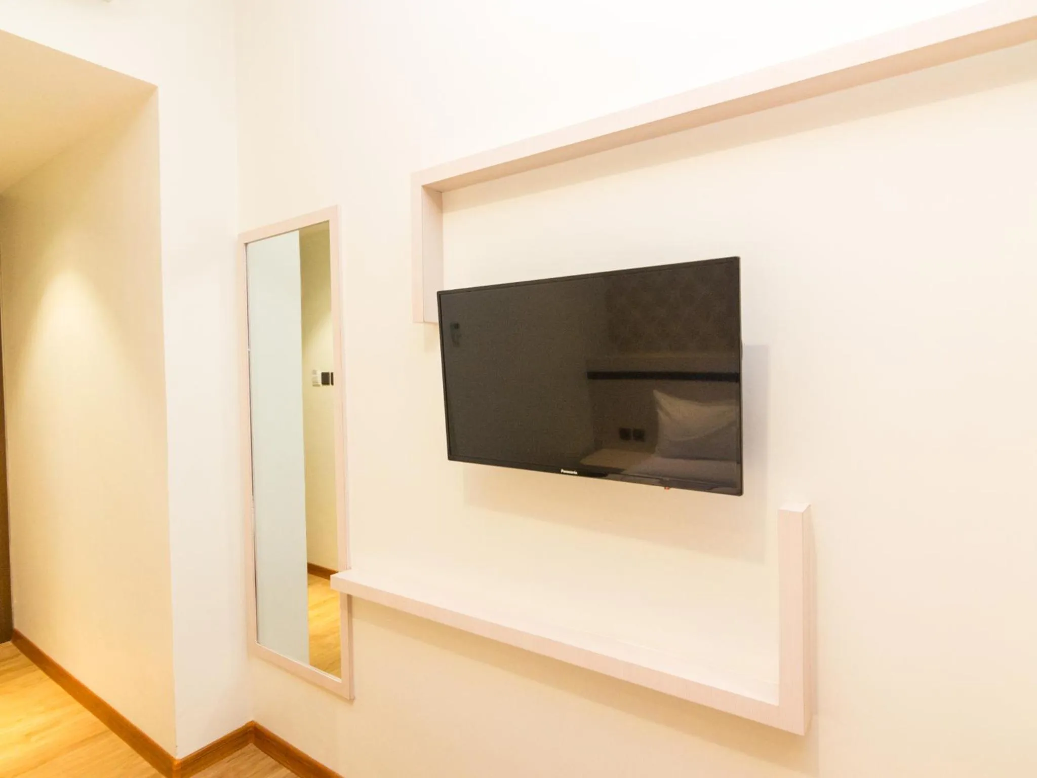 TV and multimedia in Blitz Hotel Batam Centre