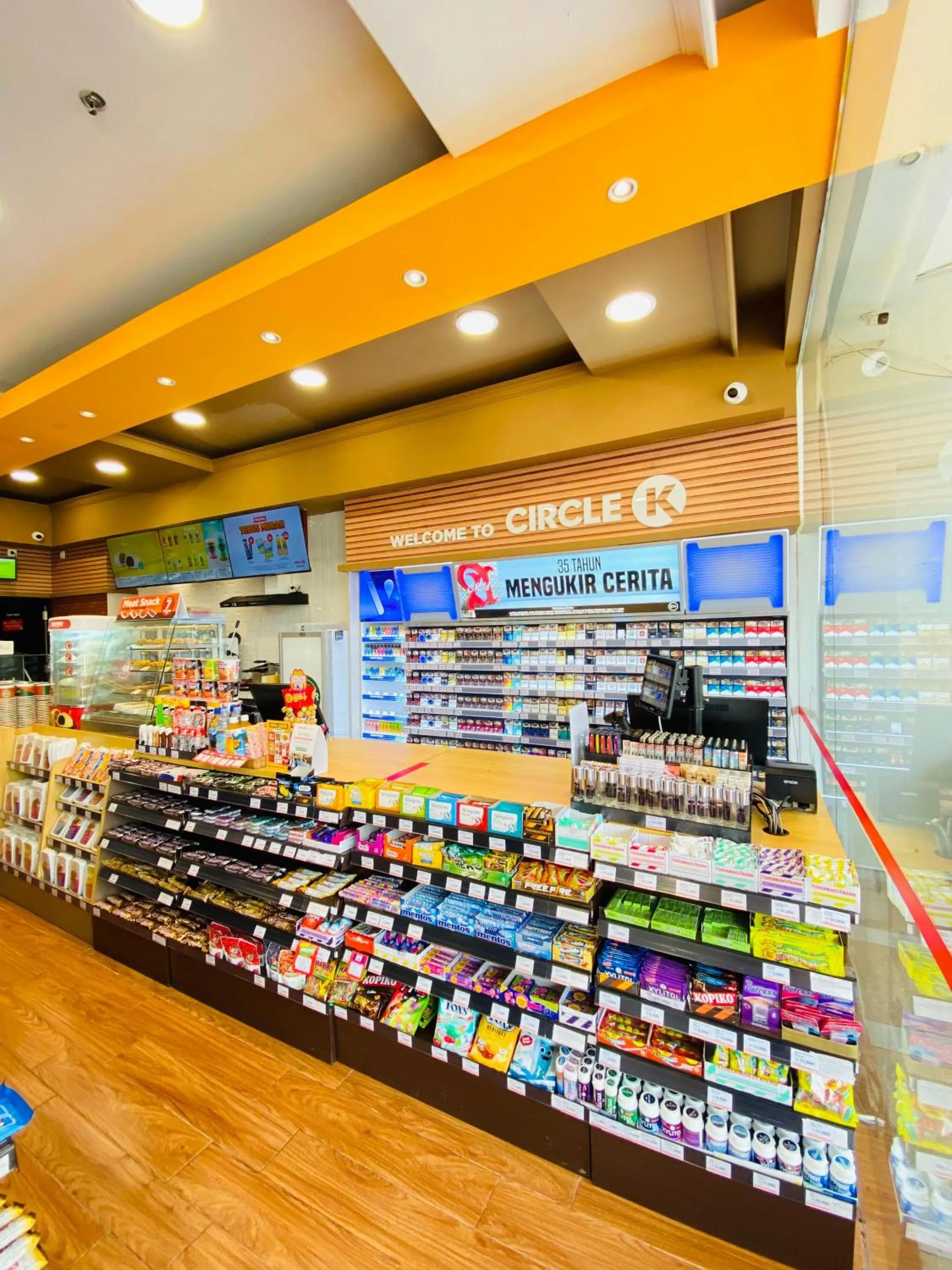 Supermarket/grocery shop in Blitz Hotel Batam Centre
