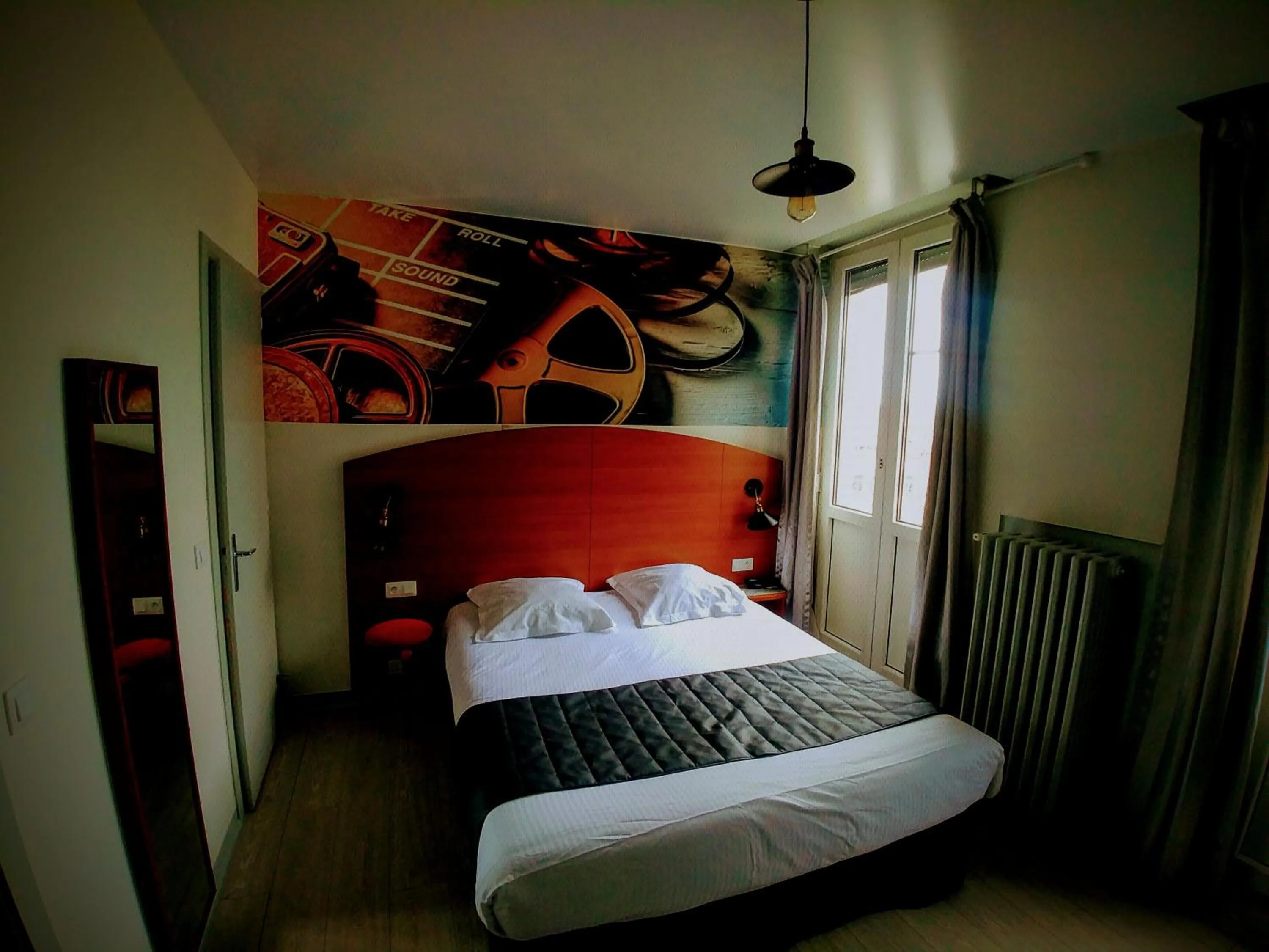 Bedroom, Bed in Hôtel Alerion Centre Gare