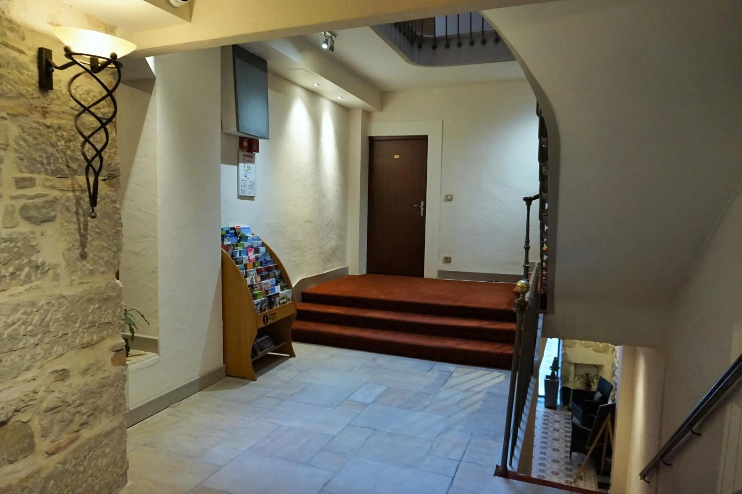 Photo of the whole room, Bed in Hotel de la Couronne