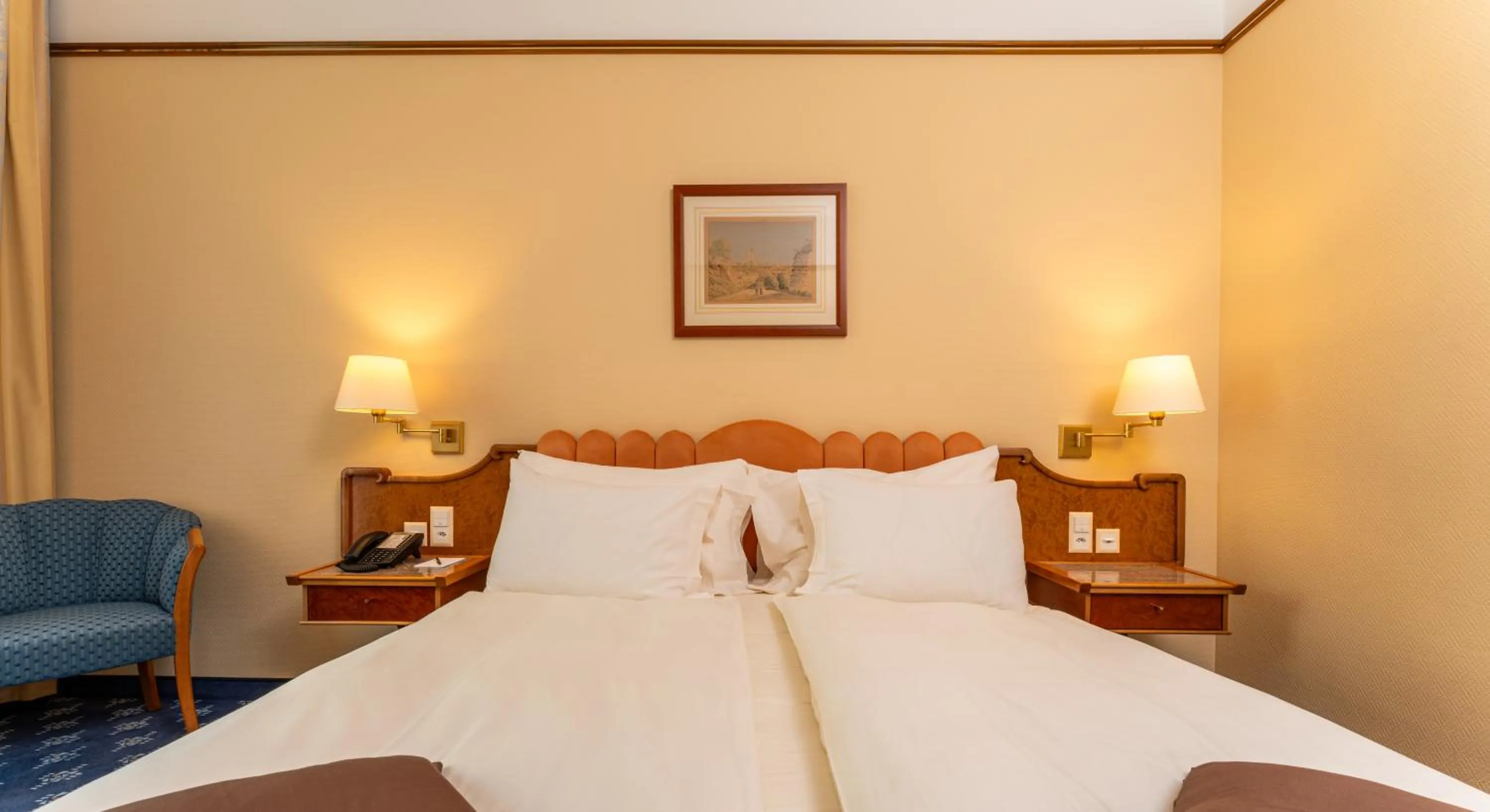 Photo of the whole room, Bed in Hotel Mirabeau, BW Signature Collection, Lausanne