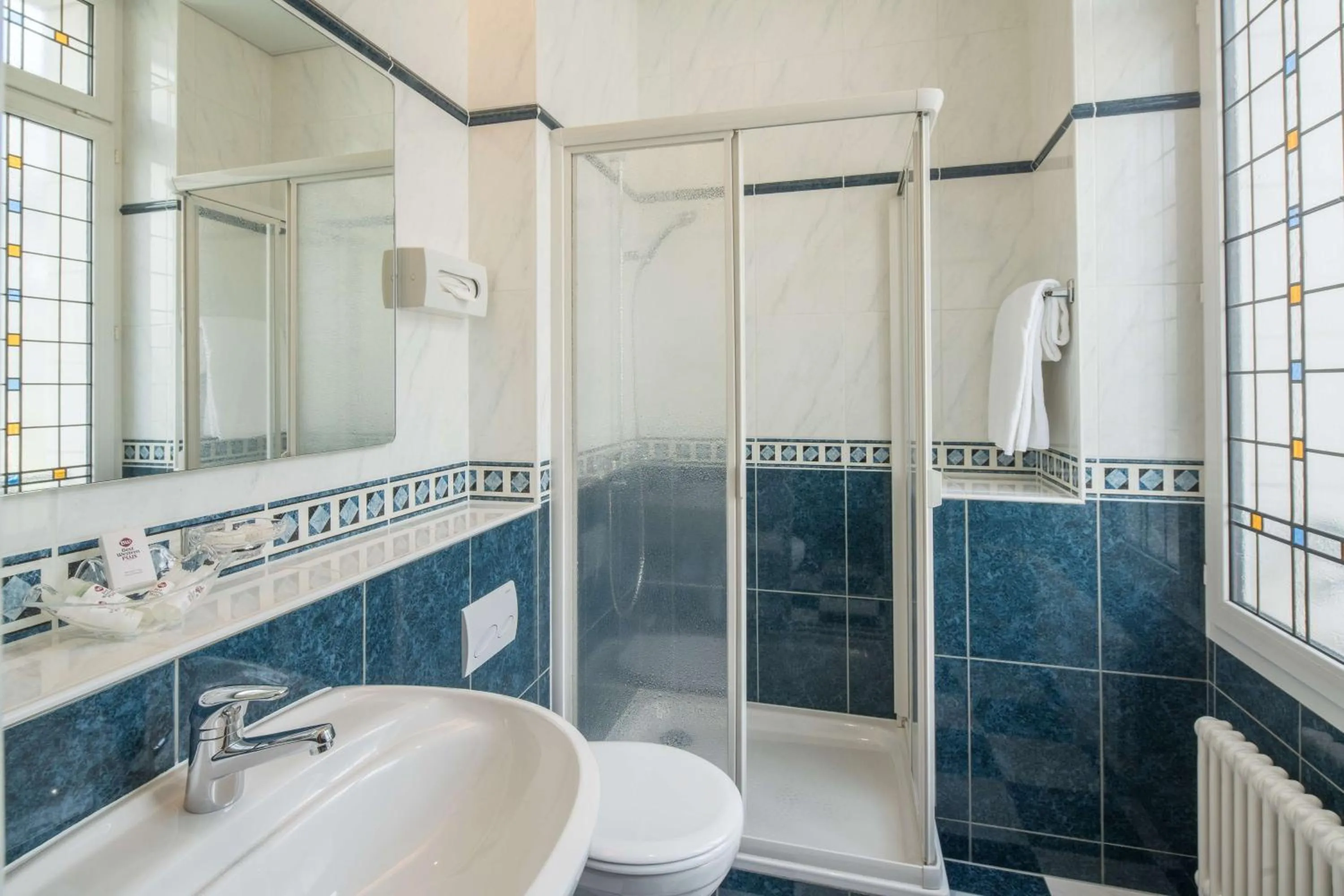 Bathroom in Hotel Mirabeau, BW Signature Collection, Lausanne