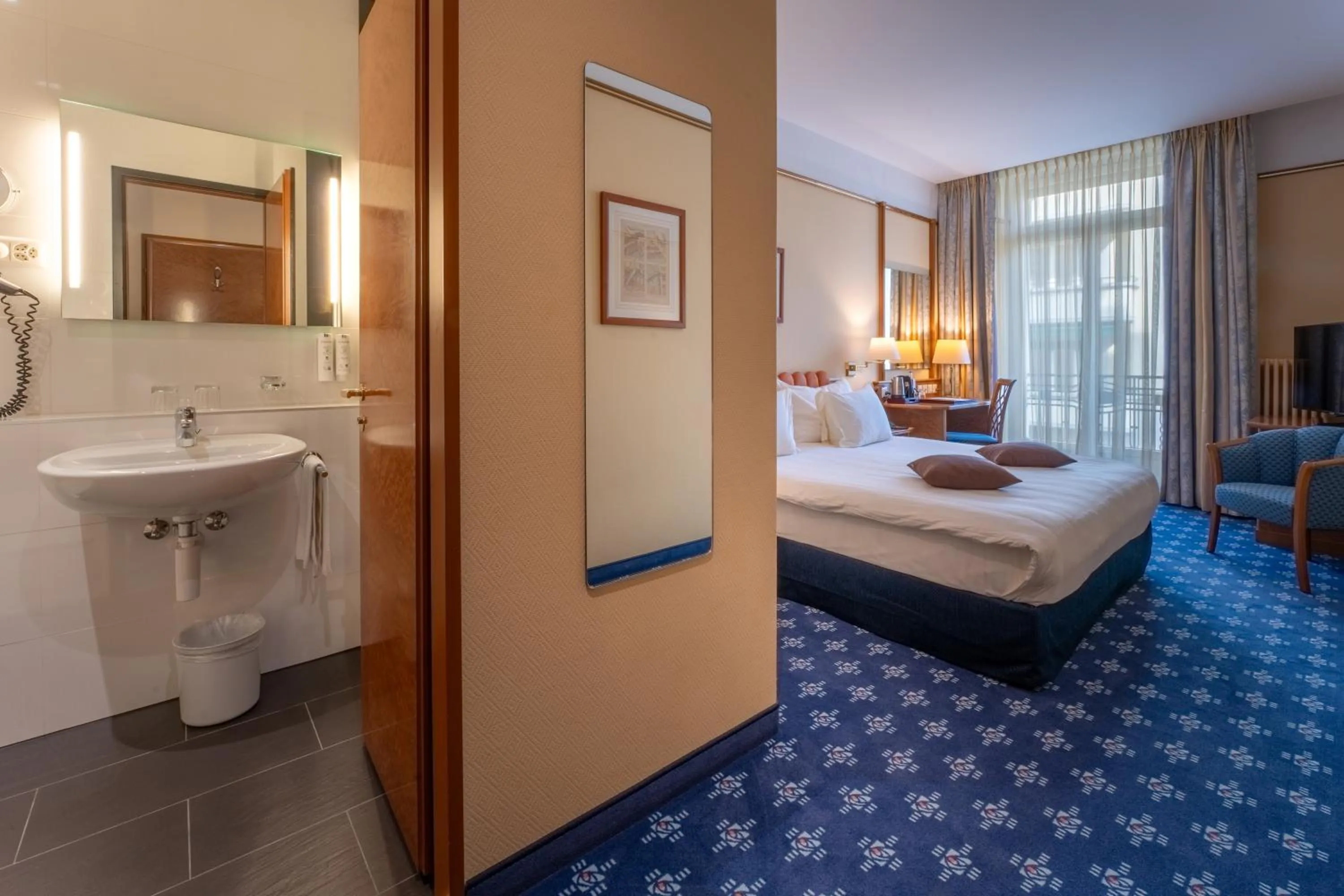 Bed in Hotel Mirabeau, BW Signature Collection, Lausanne