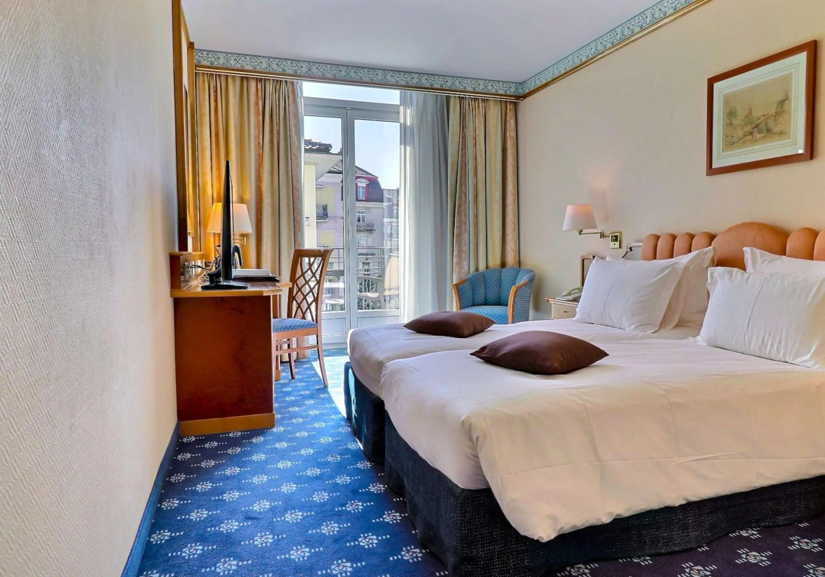 Bedroom, Bed in Hotel Mirabeau, BW Signature Collection, Lausanne