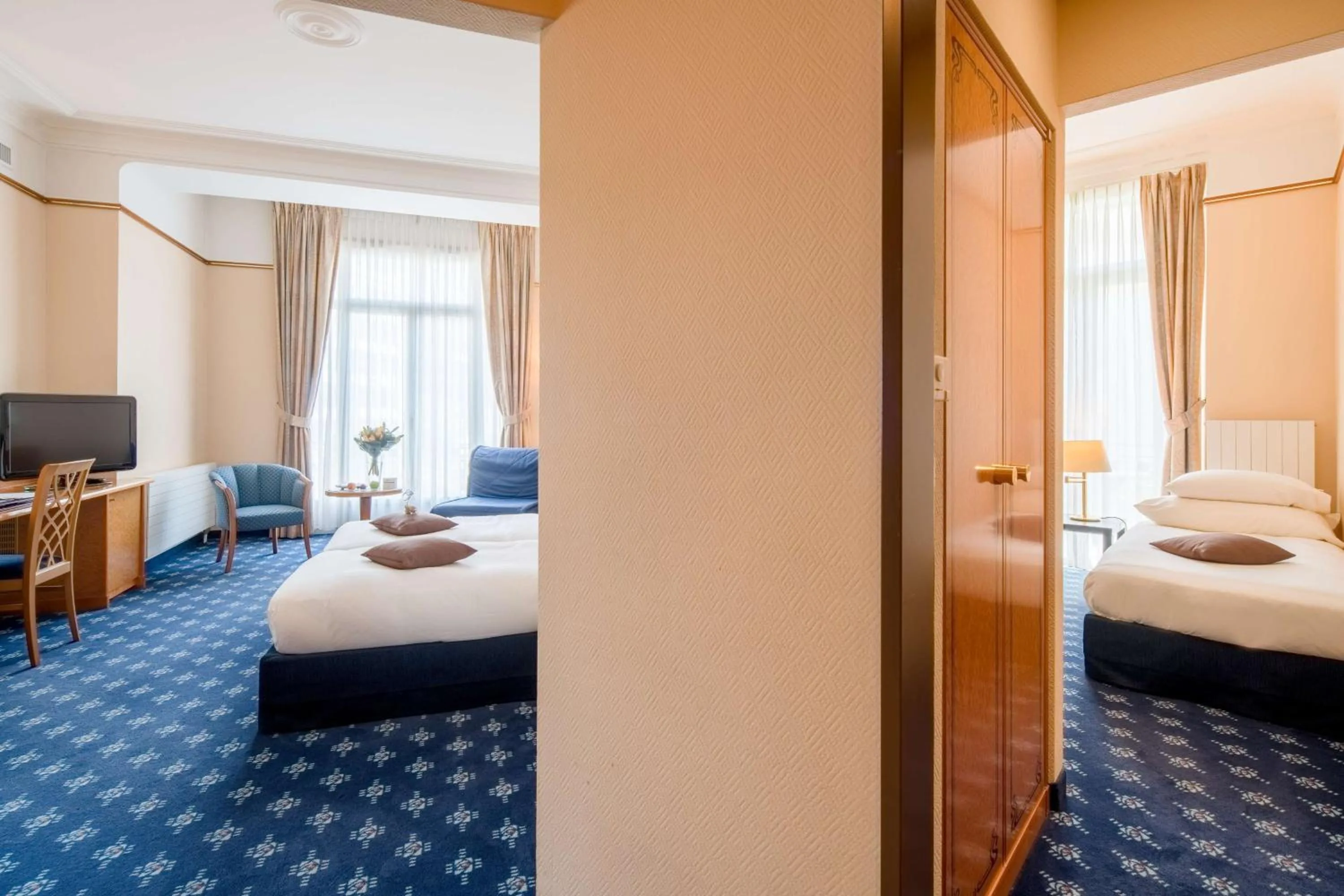 Bedroom, Bed in Hotel Mirabeau, BW Signature Collection, Lausanne