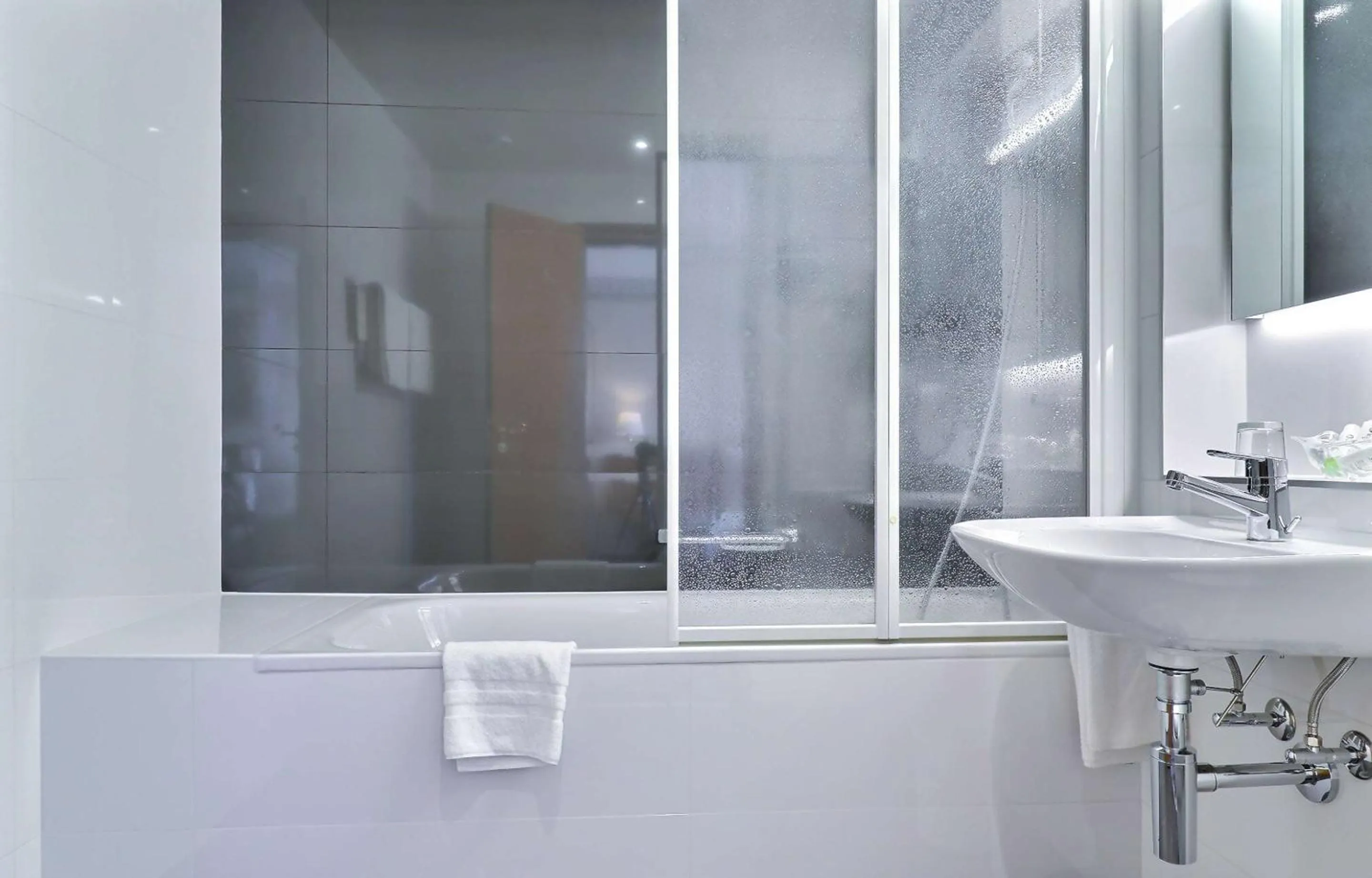 Bedroom in Hotel Mirabeau, BW Signature Collection, Lausanne