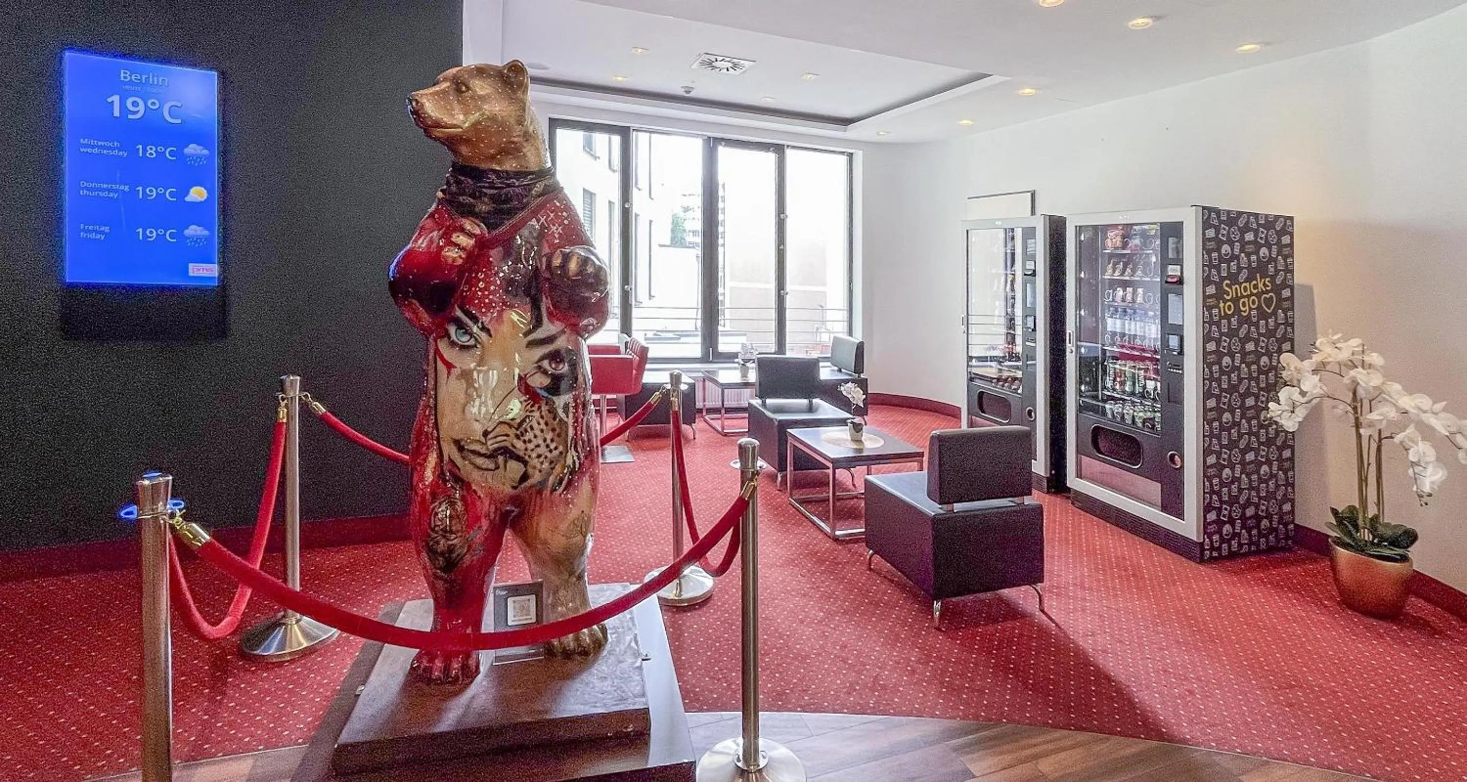 Lobby or reception in Best Western Plus Plaza Berlin Kurfürstendamm