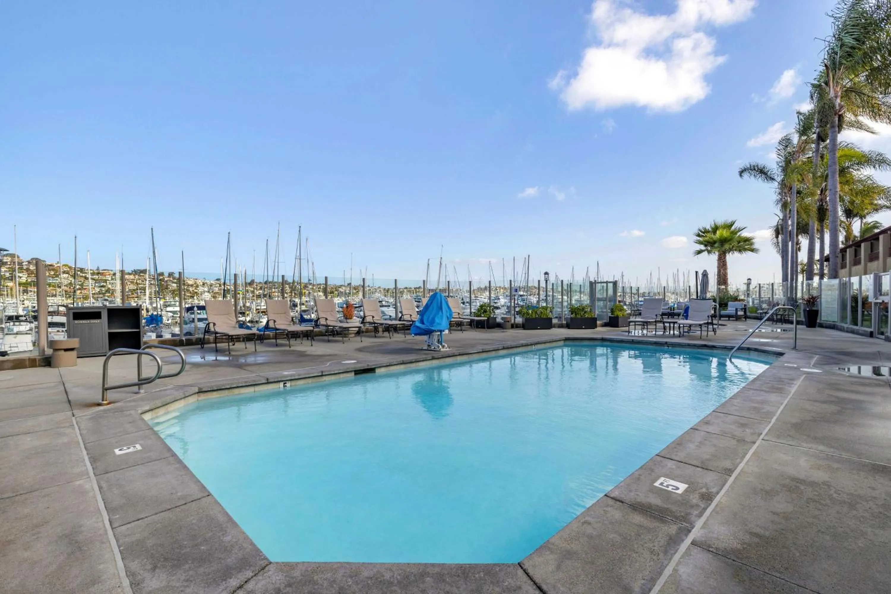 Pool view in Best Western PLUS Island Palms Hotel & Marina