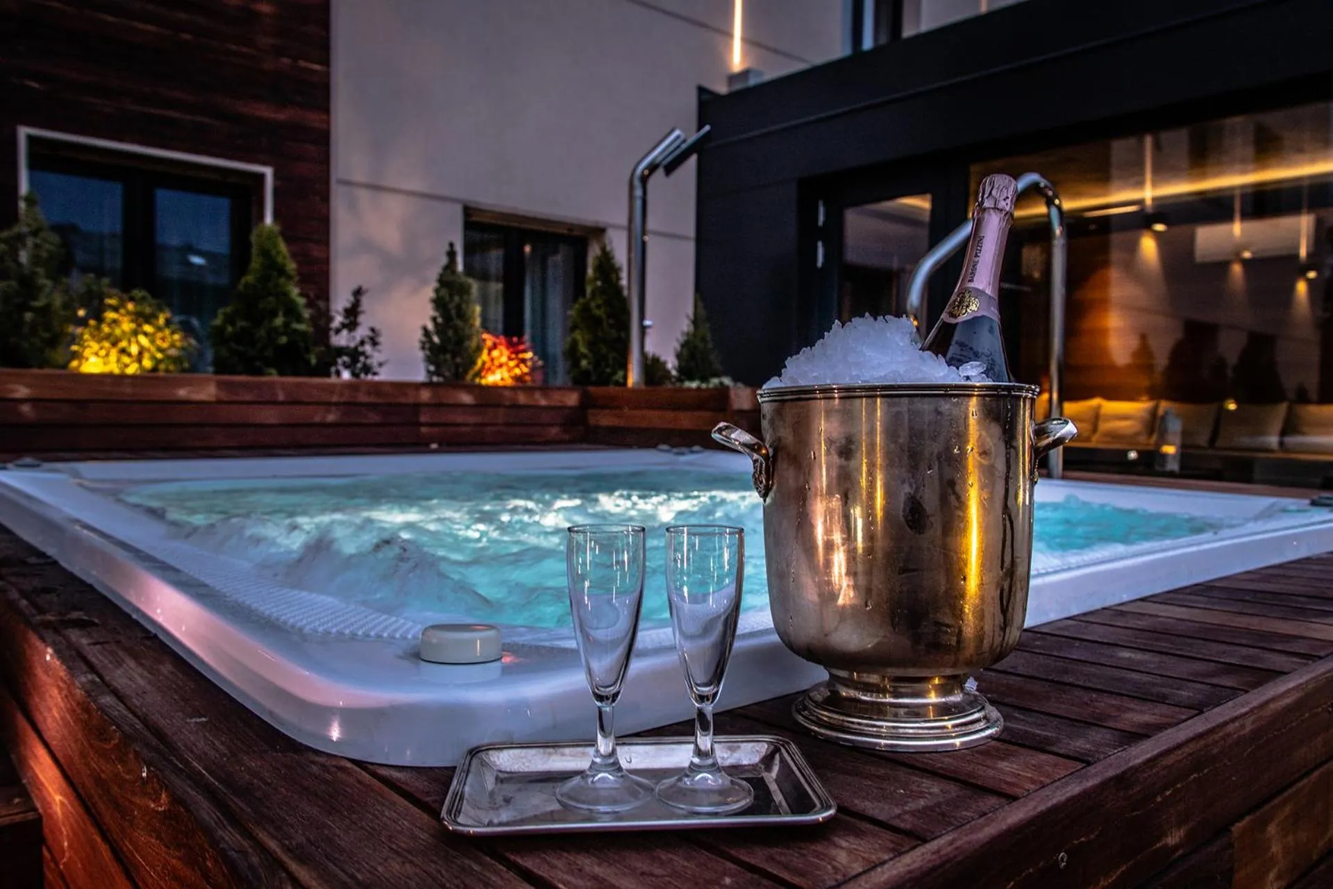 Hot Tub in HB Aosta Hotel & Balcony SPA