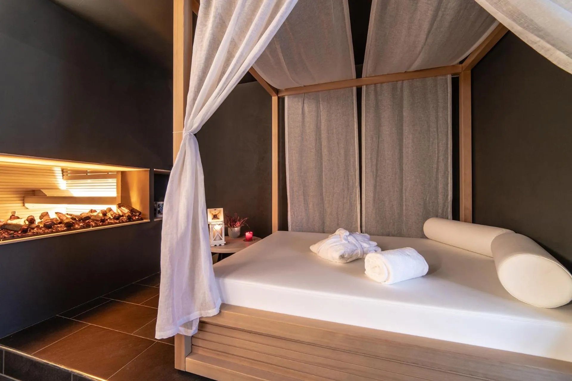 Massage, Bed in HB Aosta Hotel & Balcony SPA